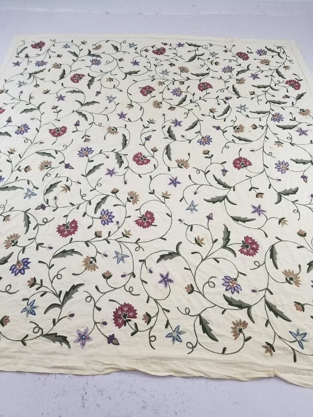 Vintage Traditional Kashmiri Crewel Embroidered Floral Bedspread 242x220cm