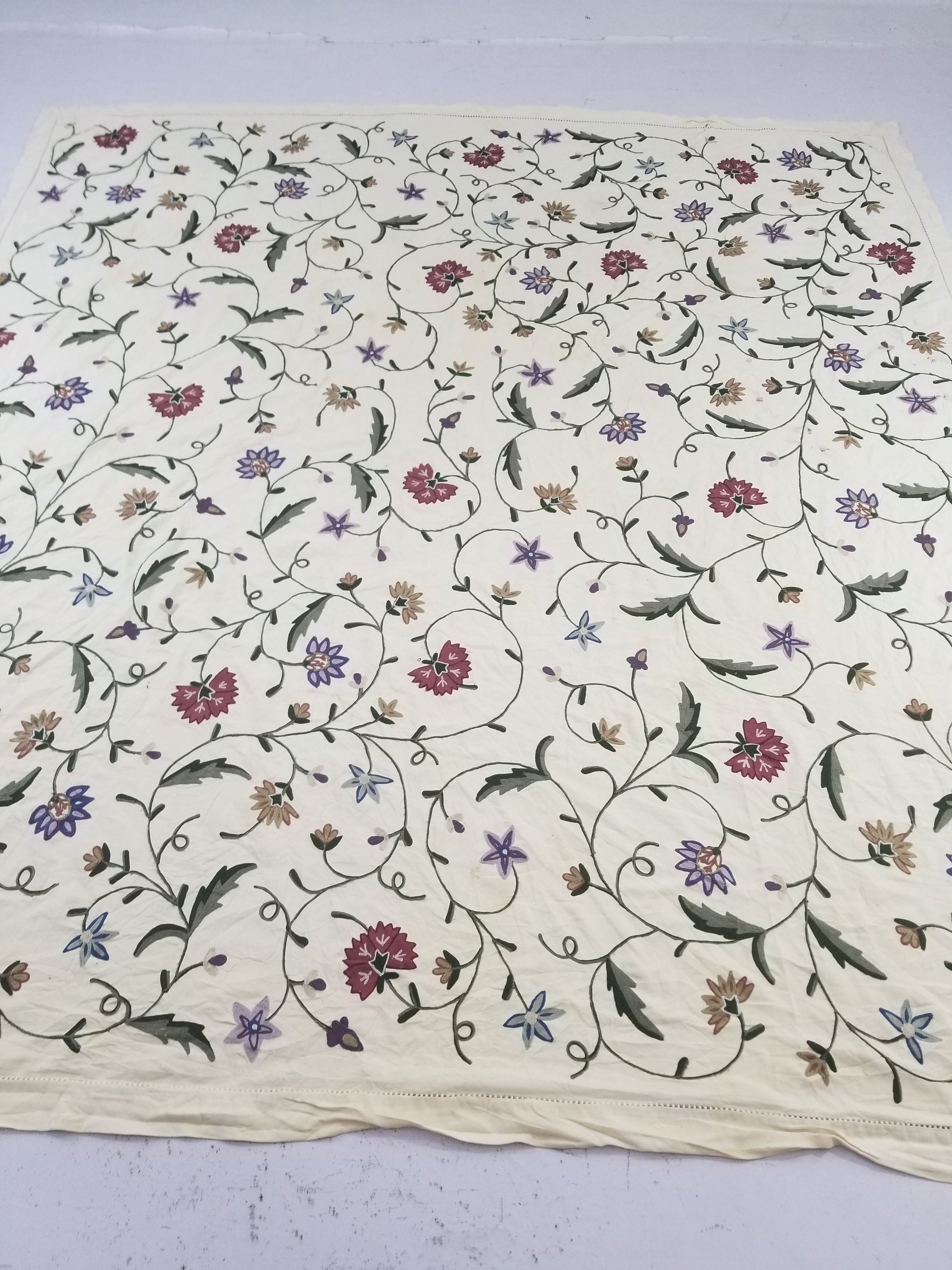 Vintage Traditional Kashmiri Crewel Embroidered Floral Bedspread 242x220cm