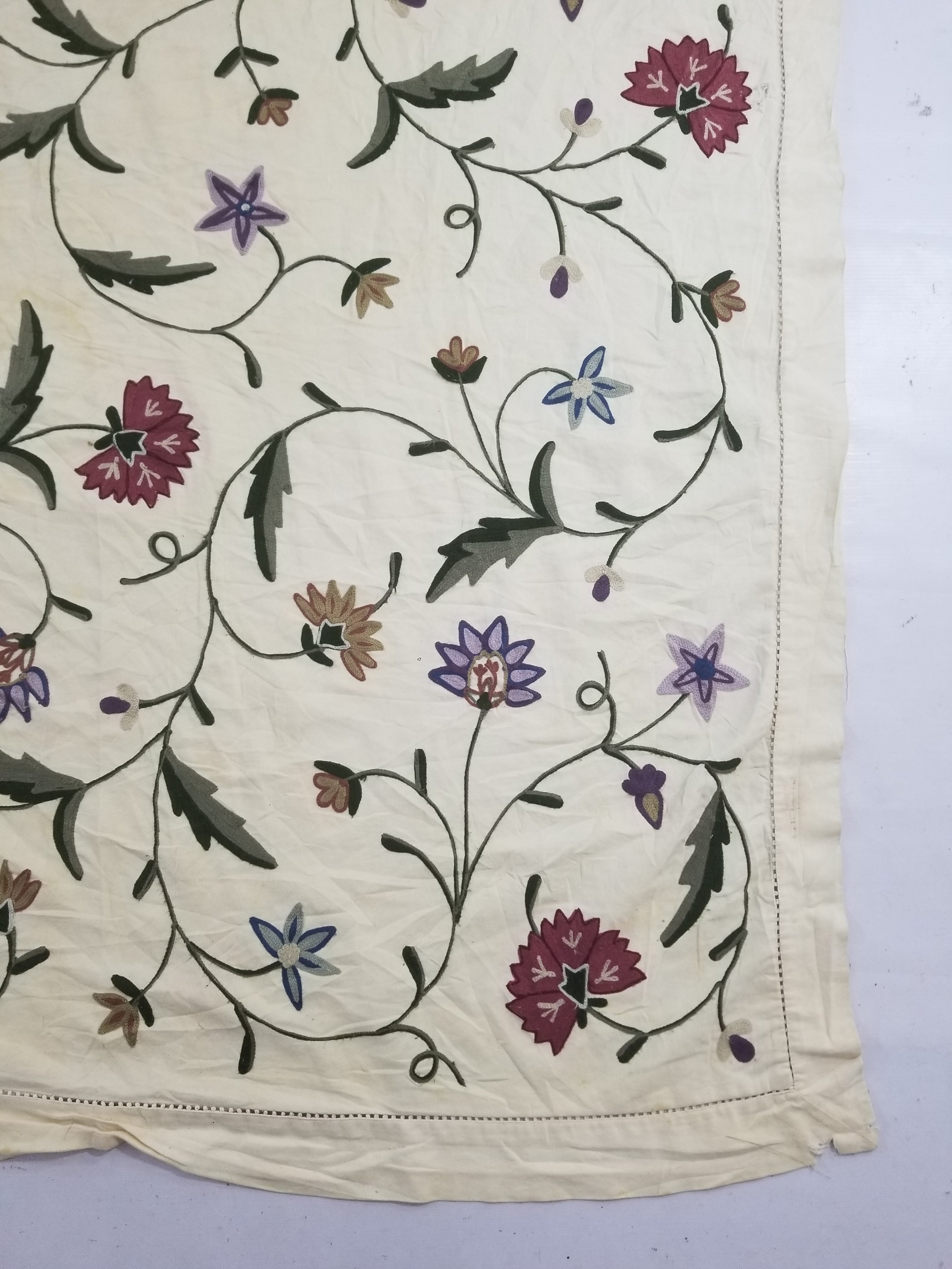 Vintage Traditional Kashmiri Crewel Embroidered Floral Bedspread 242x220cm