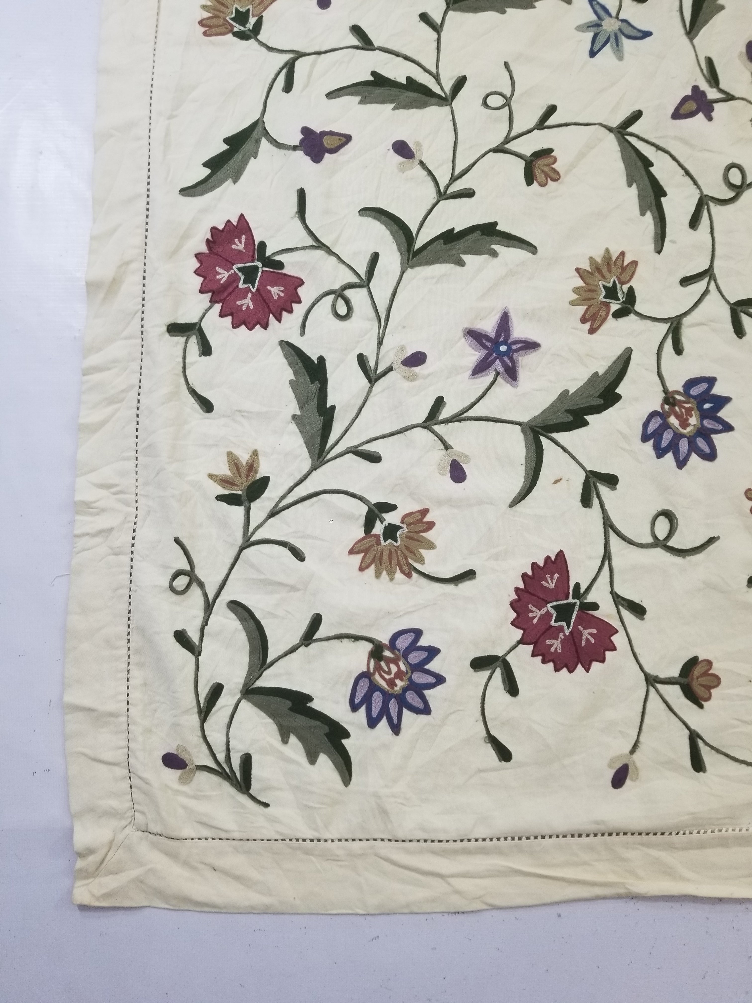 Vintage Traditional Kashmiri Crewel Embroidered Floral Bedspread 242x220cm