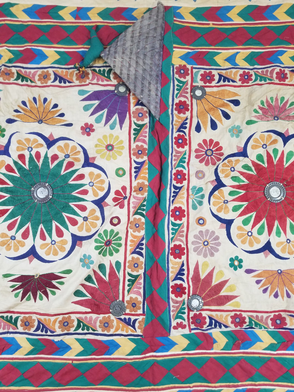 Vintage Indian Kutch Floral Embroidered Mirrorwork Textile Shawl 180x84cm