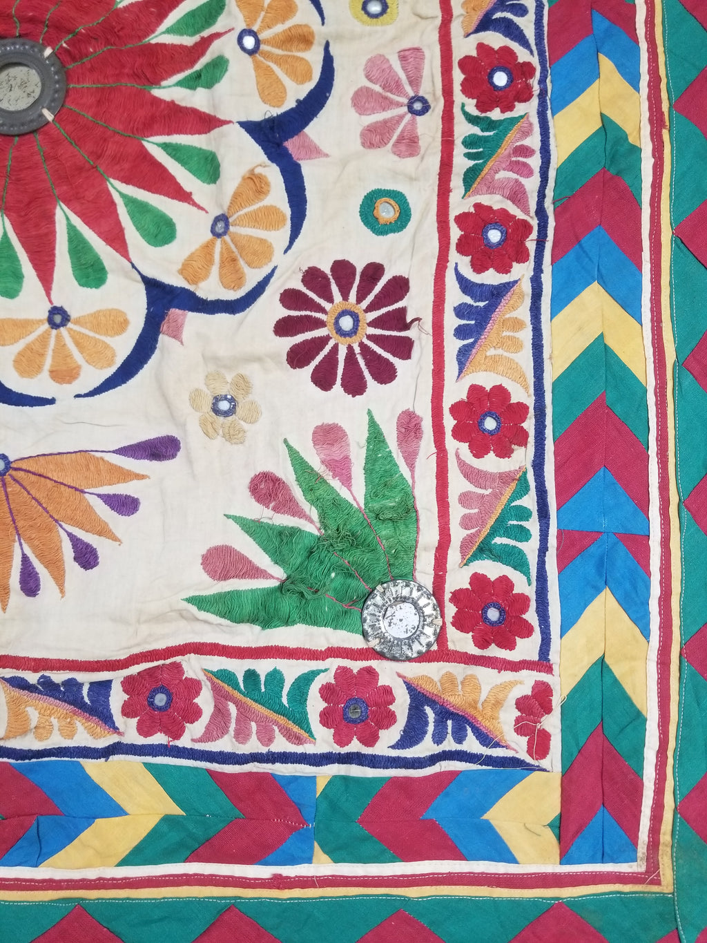 Vintage Indian Kutch Floral Embroidered Mirrorwork Textile Shawl 180x84cm