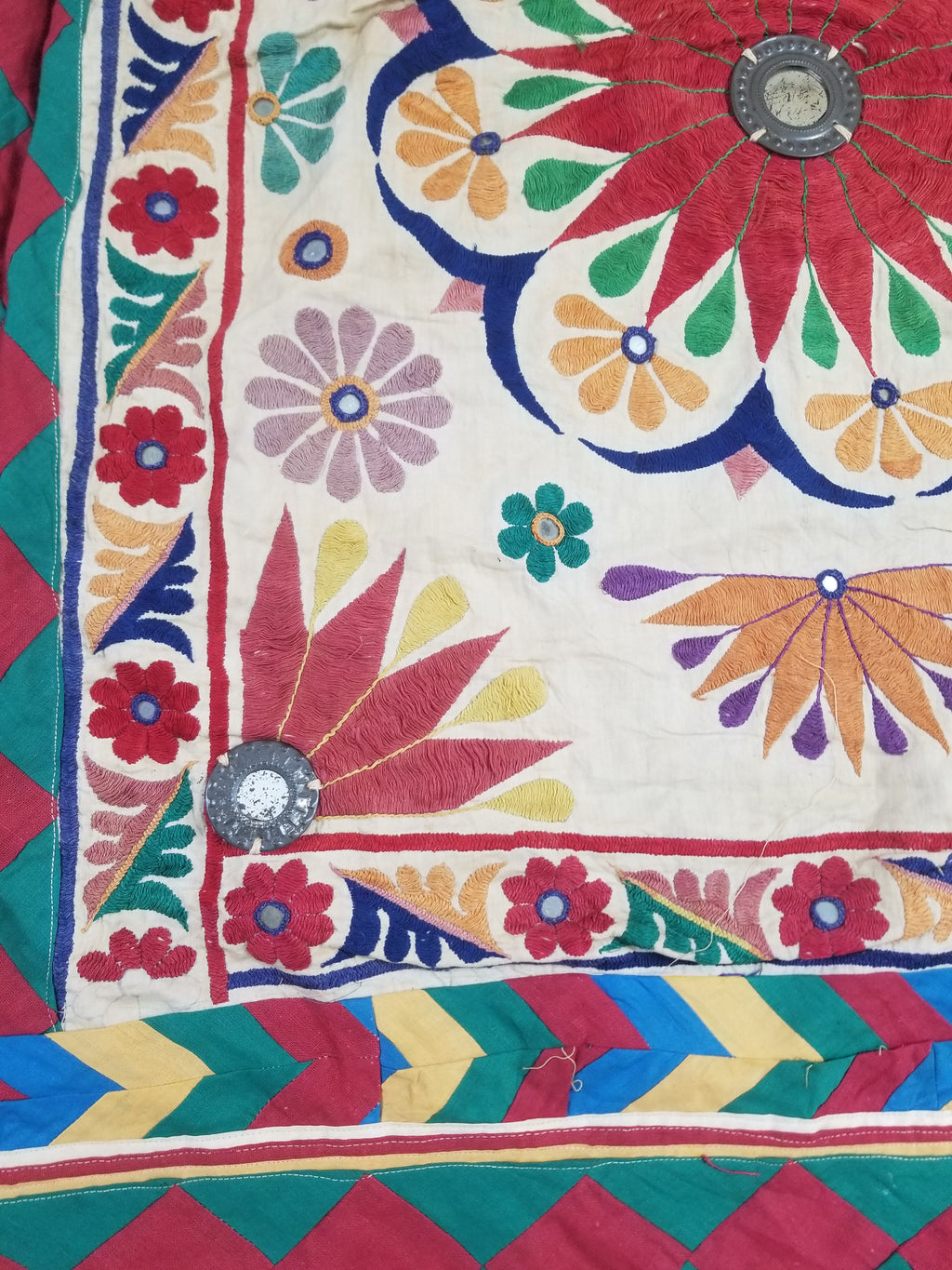 Vintage Indian Kutch Floral Embroidered Mirrorwork Textile Shawl 180x84cm
