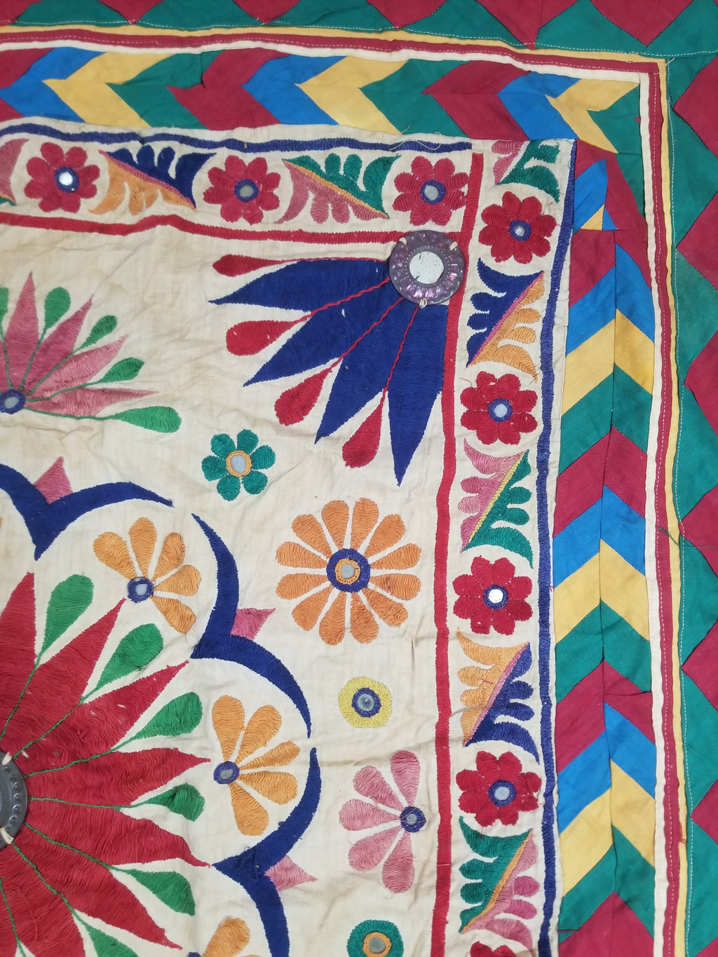 Vintage Indian Kutch Floral Embroidered Mirrorwork Textile Shawl 180x84cm