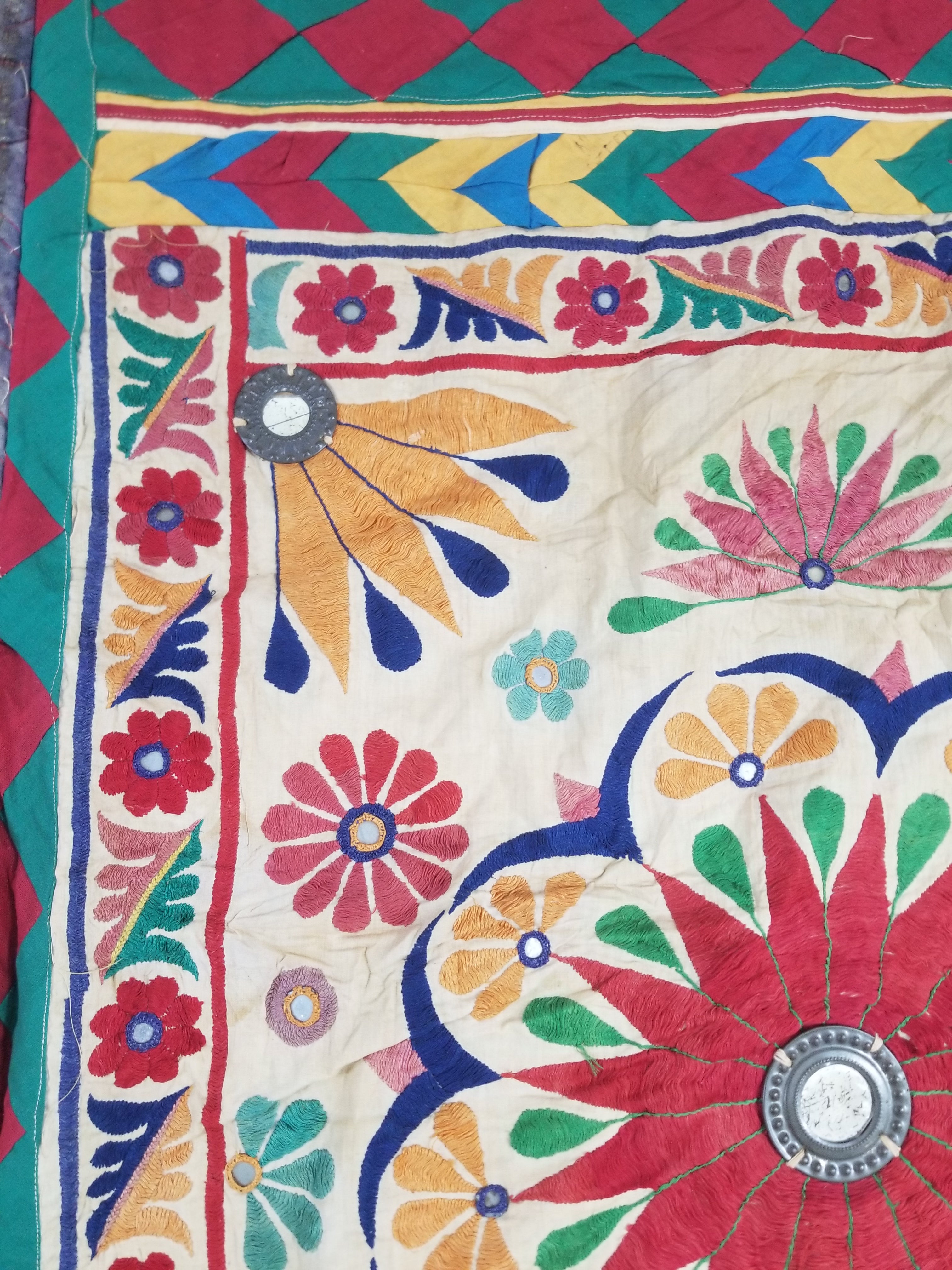 Vintage Indian Kutch Floral Embroidered Mirrorwork Textile Shawl 180x84cm