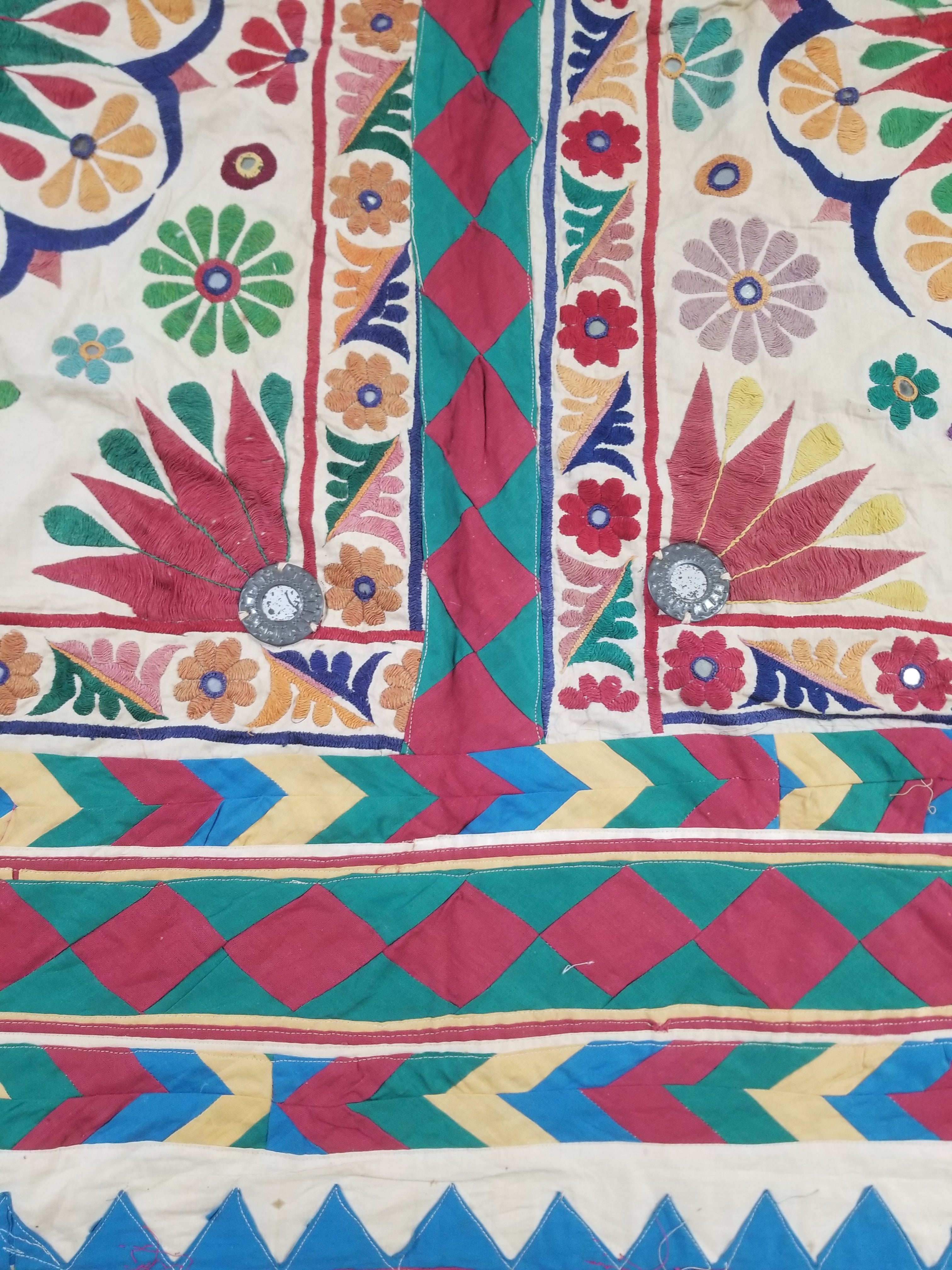 Vintage Indian Kutch Floral Embroidered Mirrorwork Textile Shawl 180x84cm