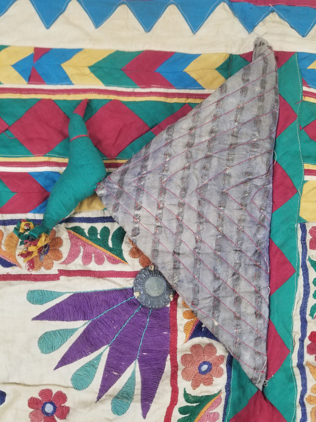 Vintage Indian Kutch Floral Embroidered Mirrorwork Textile Shawl 180x84cm