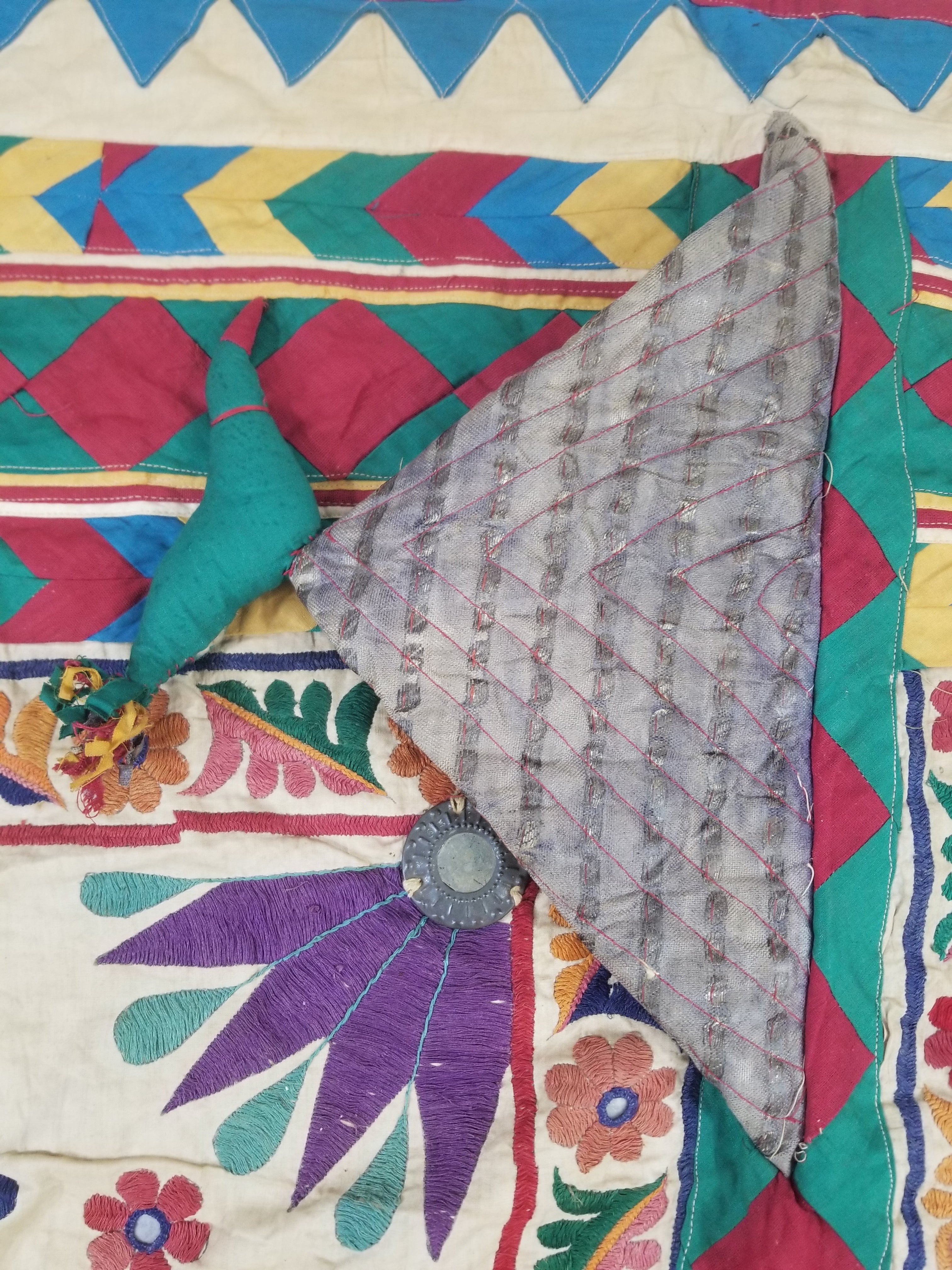 Vintage Indian Kutch Floral Embroidered Mirrorwork Textile Shawl 180x84cm