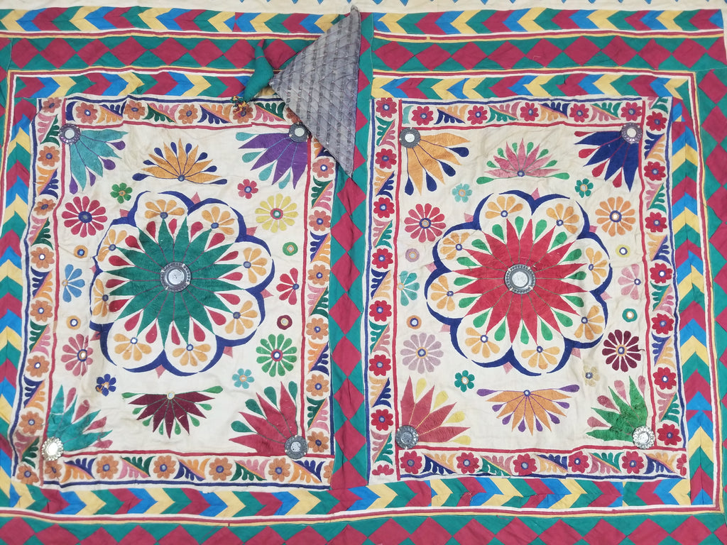 Vintage Indian Kutch Floral Embroidered Mirrorwork Textile Shawl 180x84cm