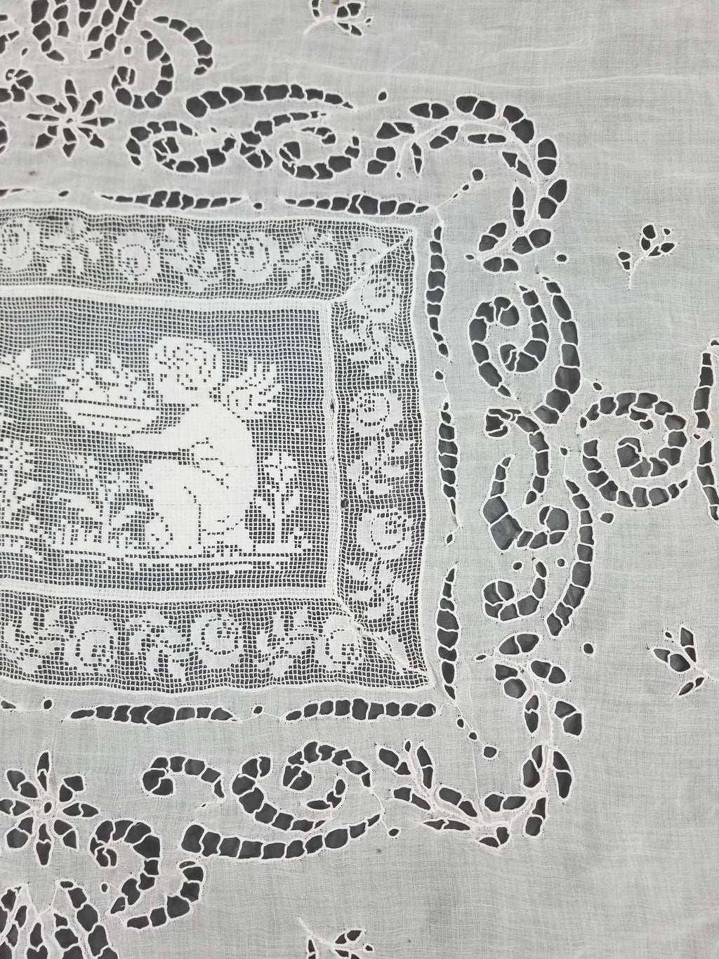 Antique Italian Filet Lace Cherub Floral Cutwork Tablecloth 320x185cm