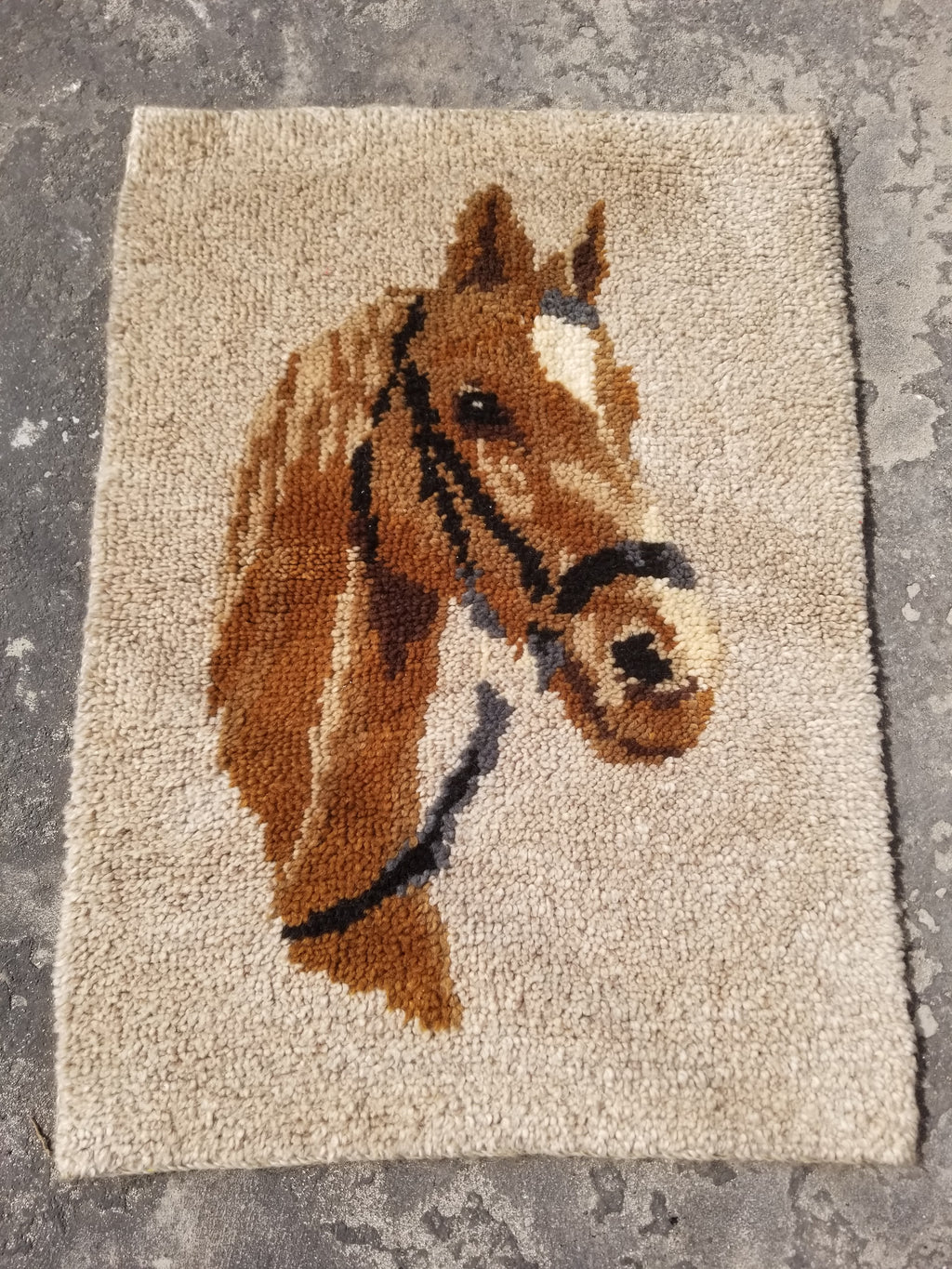 Vintage 1970s Handmade Latch Hook Horse Head Design Wool Wall Hanging Rug 95x69c