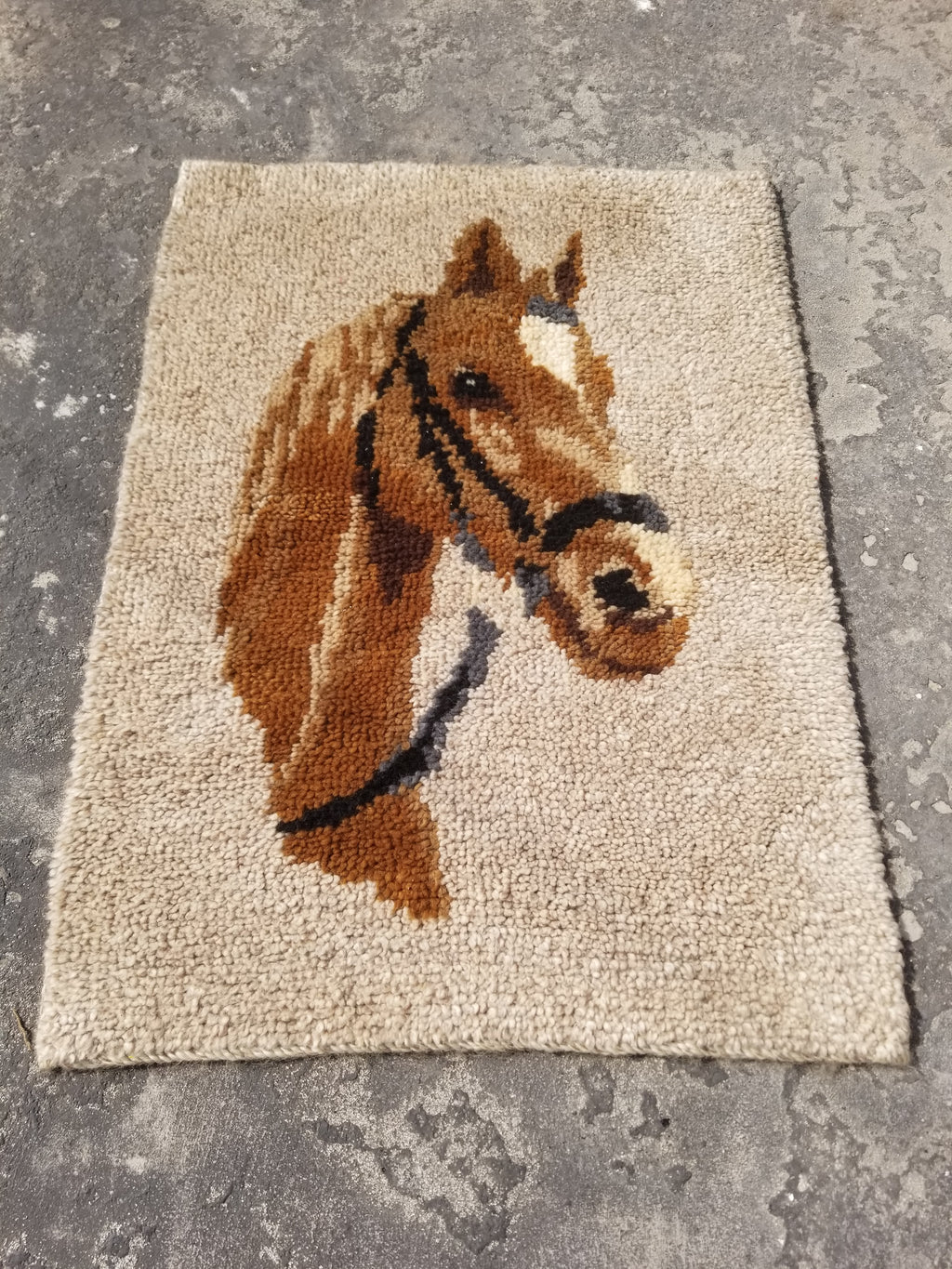 Vintage 1970s Handmade Latch Hook Horse Head Design Wool Wall Hanging Rug 95x69c