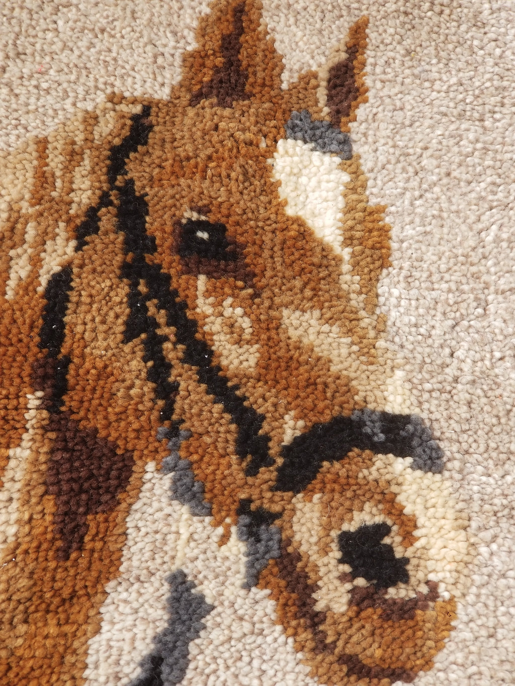 Vintage 1970s Handmade Latch Hook Horse Head Design Wool Wall Hanging Rug 95x69c
