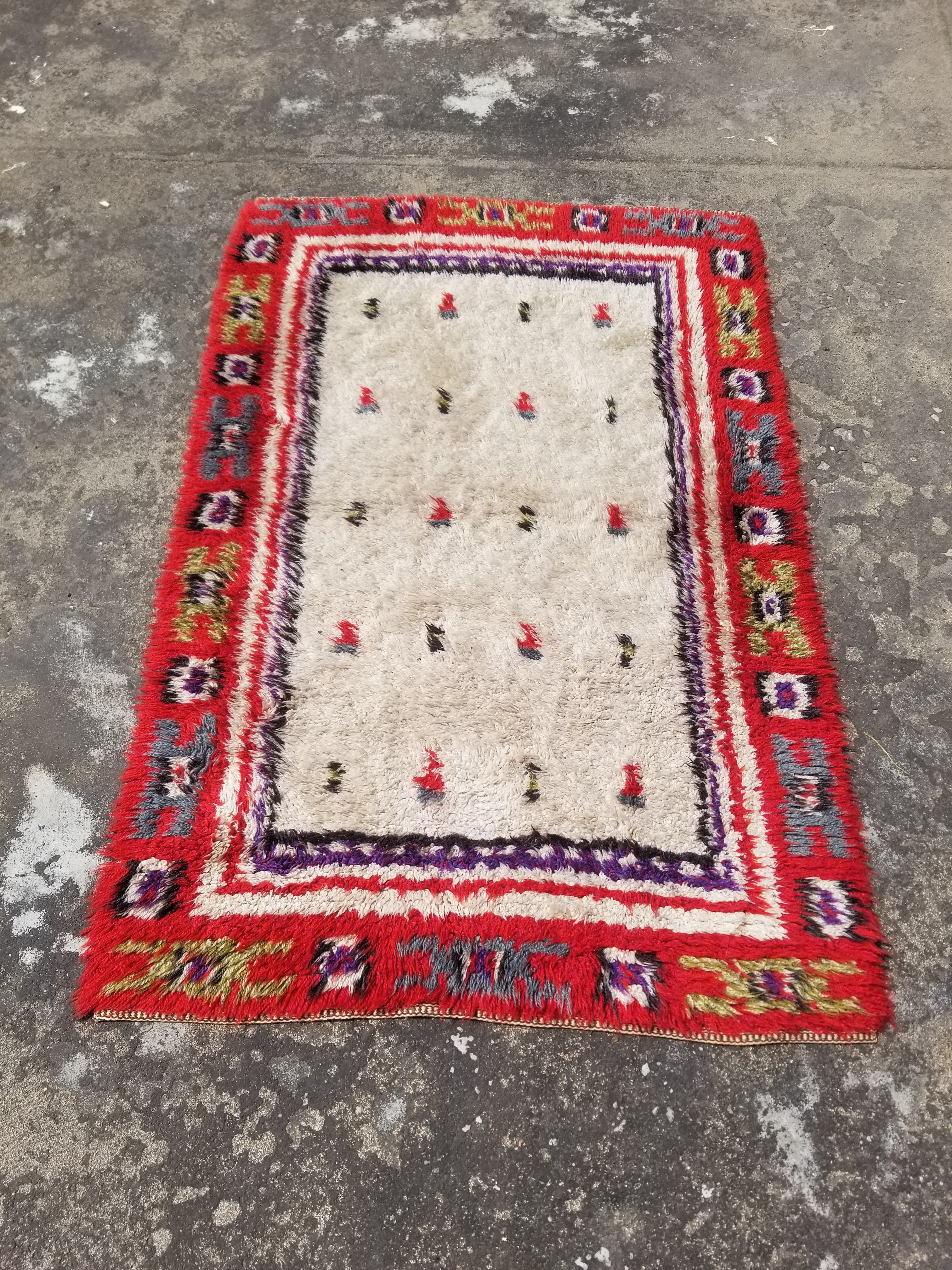 Vintage Traditional Handwoven Moroccan Azilal Wool Shaggy Rug 149x68cm