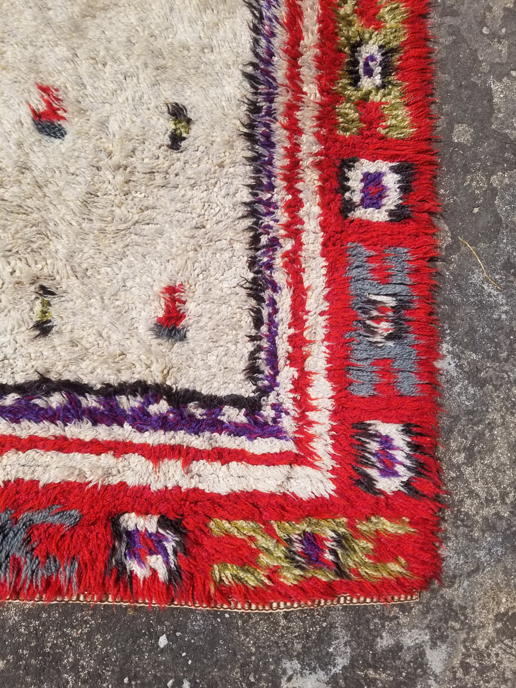 Vintage Traditional Handwoven Moroccan Azilal Wool Shaggy Rug 149x68cm