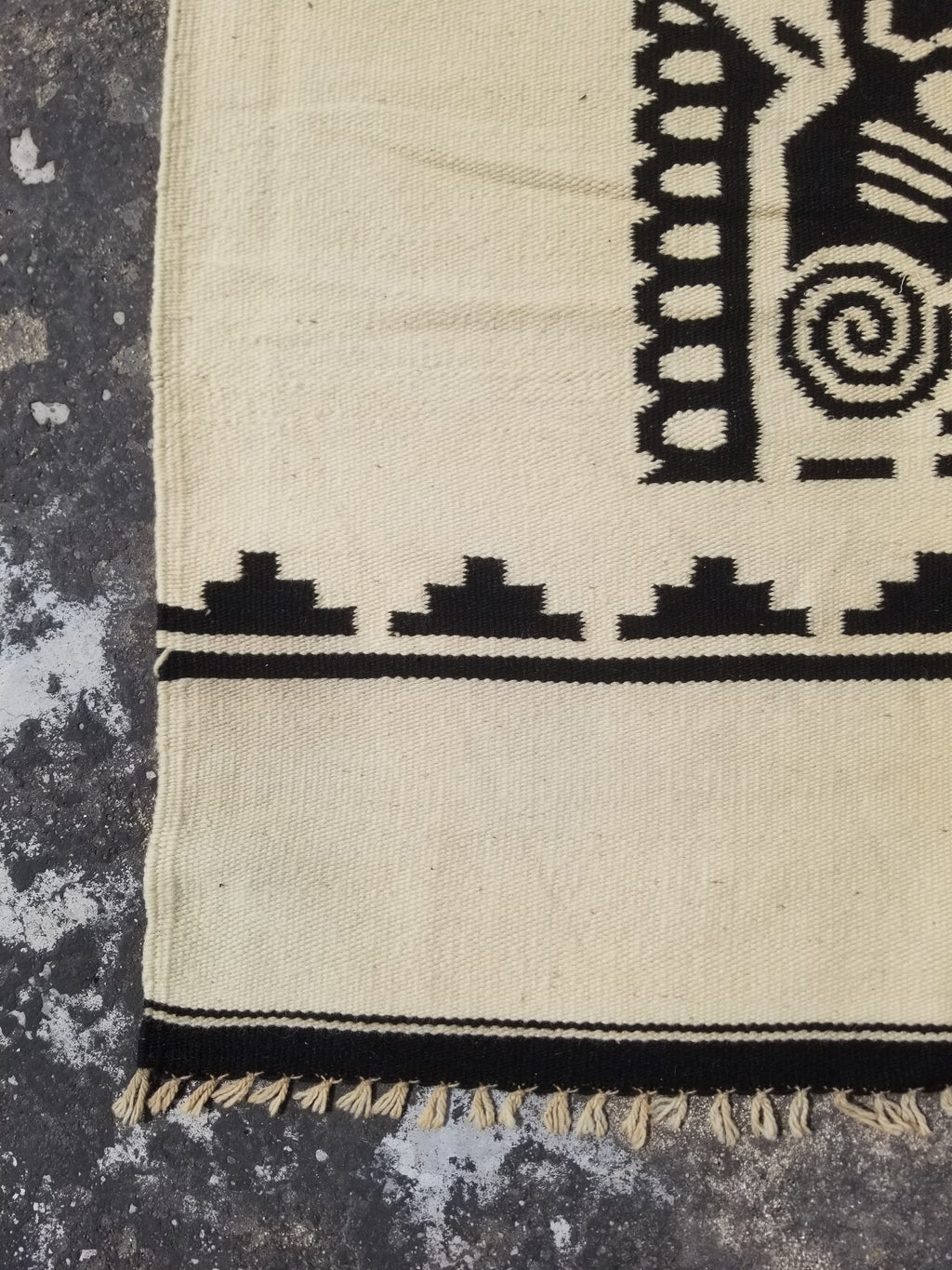 Vintage Tradiitonal Handwoven Mexican Zapotec Wool Beige & Black Kilim 189x88cm