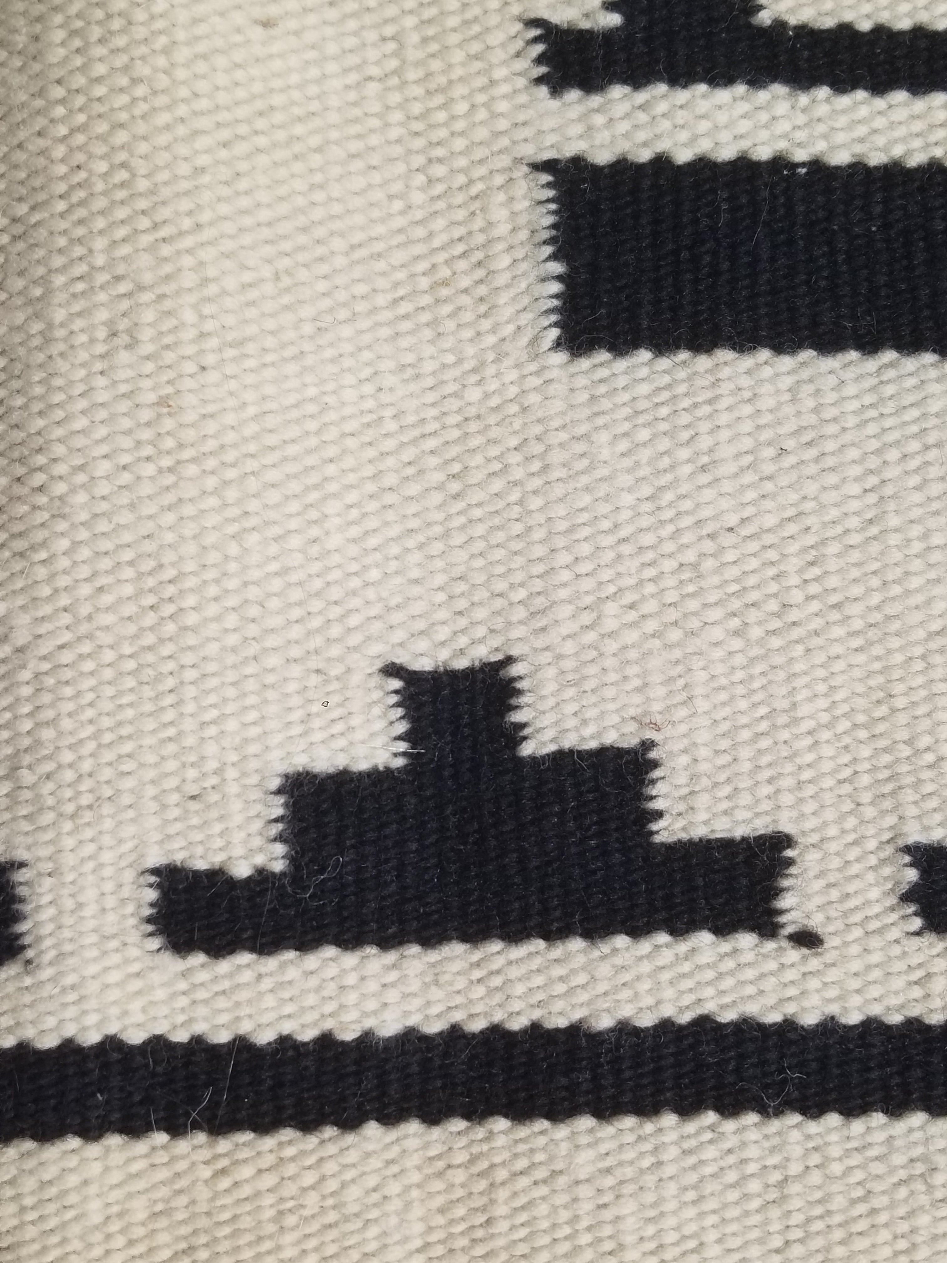 Vintage Tradiitonal Handwoven Mexican Zapotec Wool Beige & Black Kilim 189x88cm