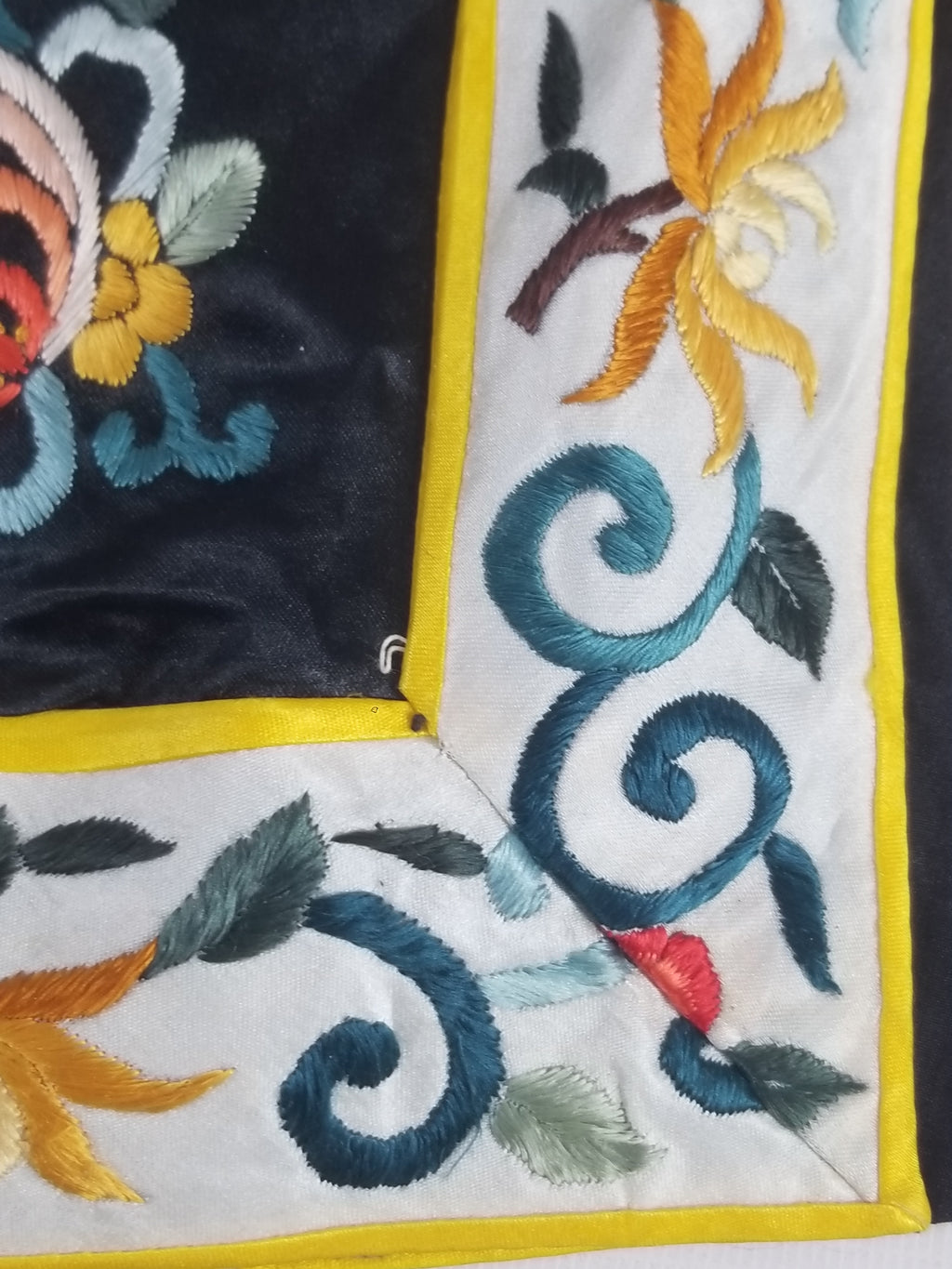 Vintage Chinese Hand Embroidered Floral & Figural Silk Jacket