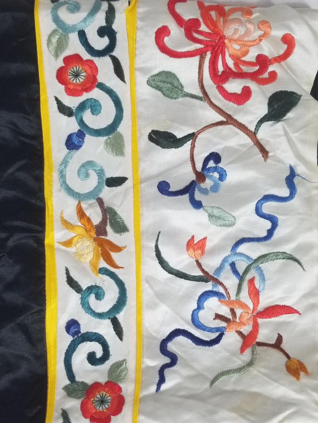 Vintage Chinese Hand Embroidered Floral & Figural Silk Jacket