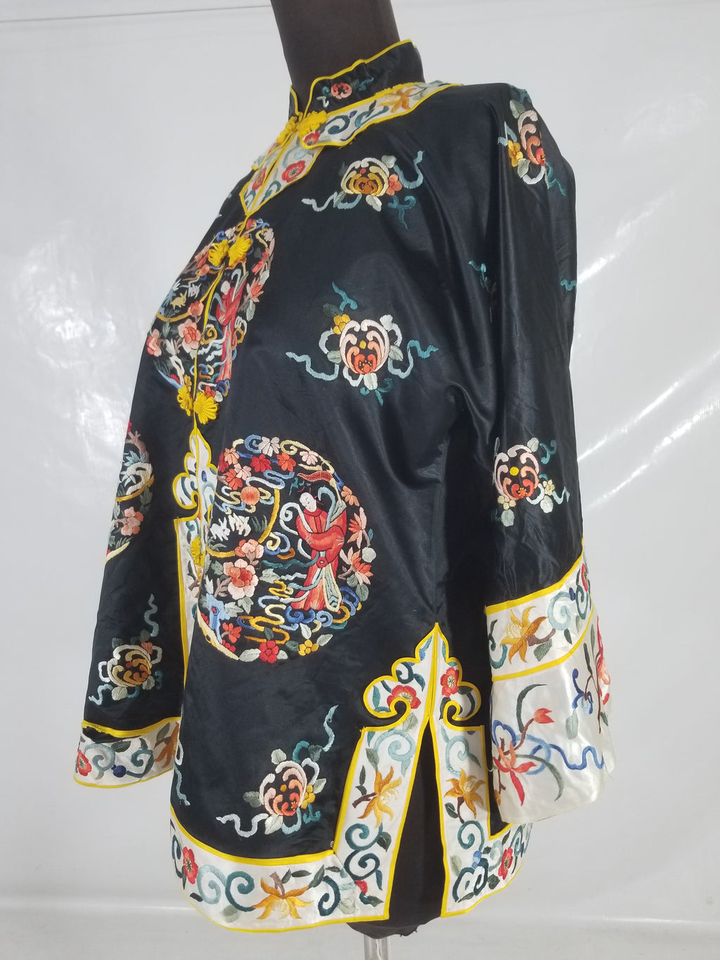 Vintage Chinese Hand Embroidered Floral & Figural Silk Jacket