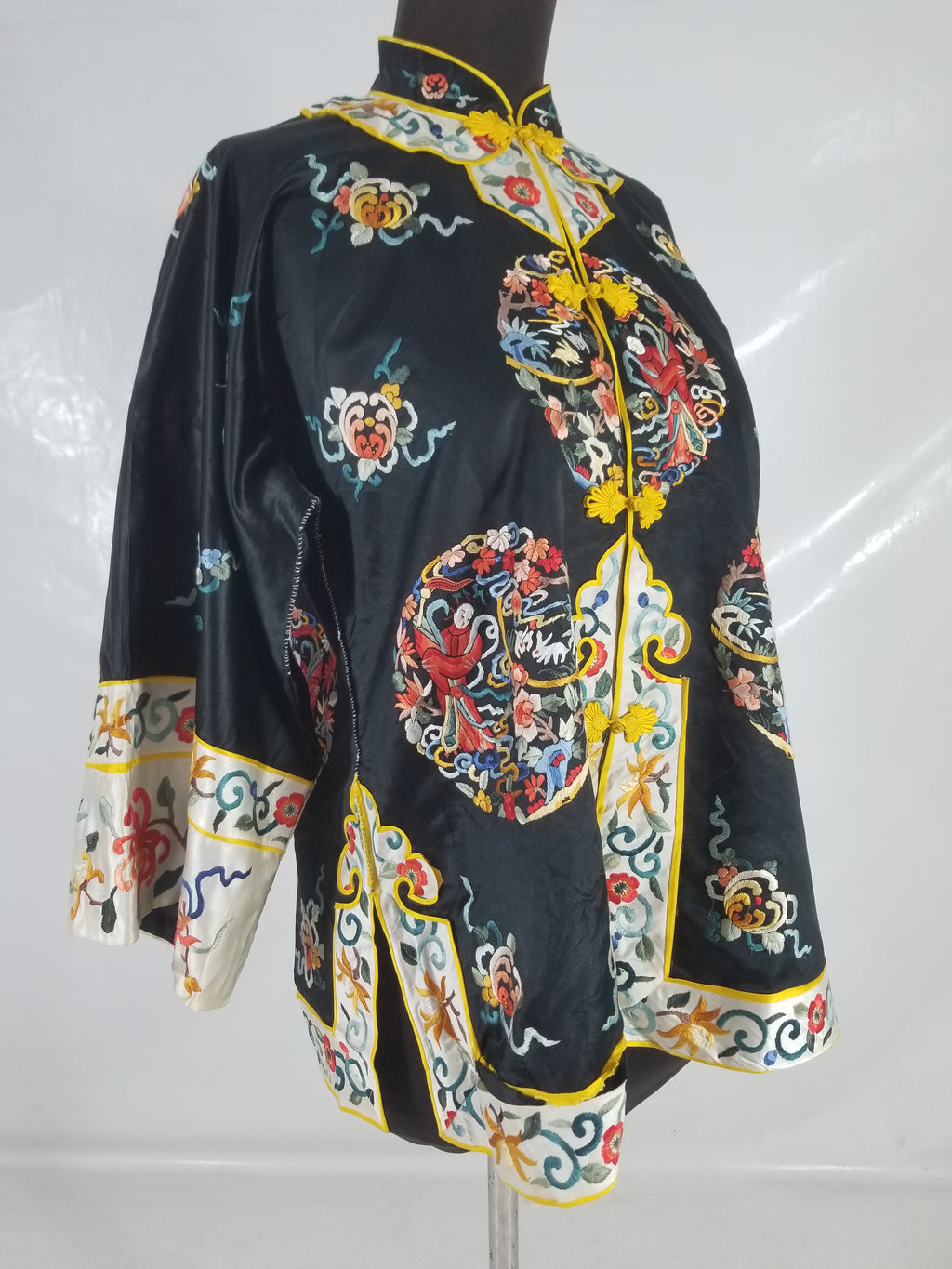 Vintage Chinese Hand Embroidered Floral & Figural Silk Jacket