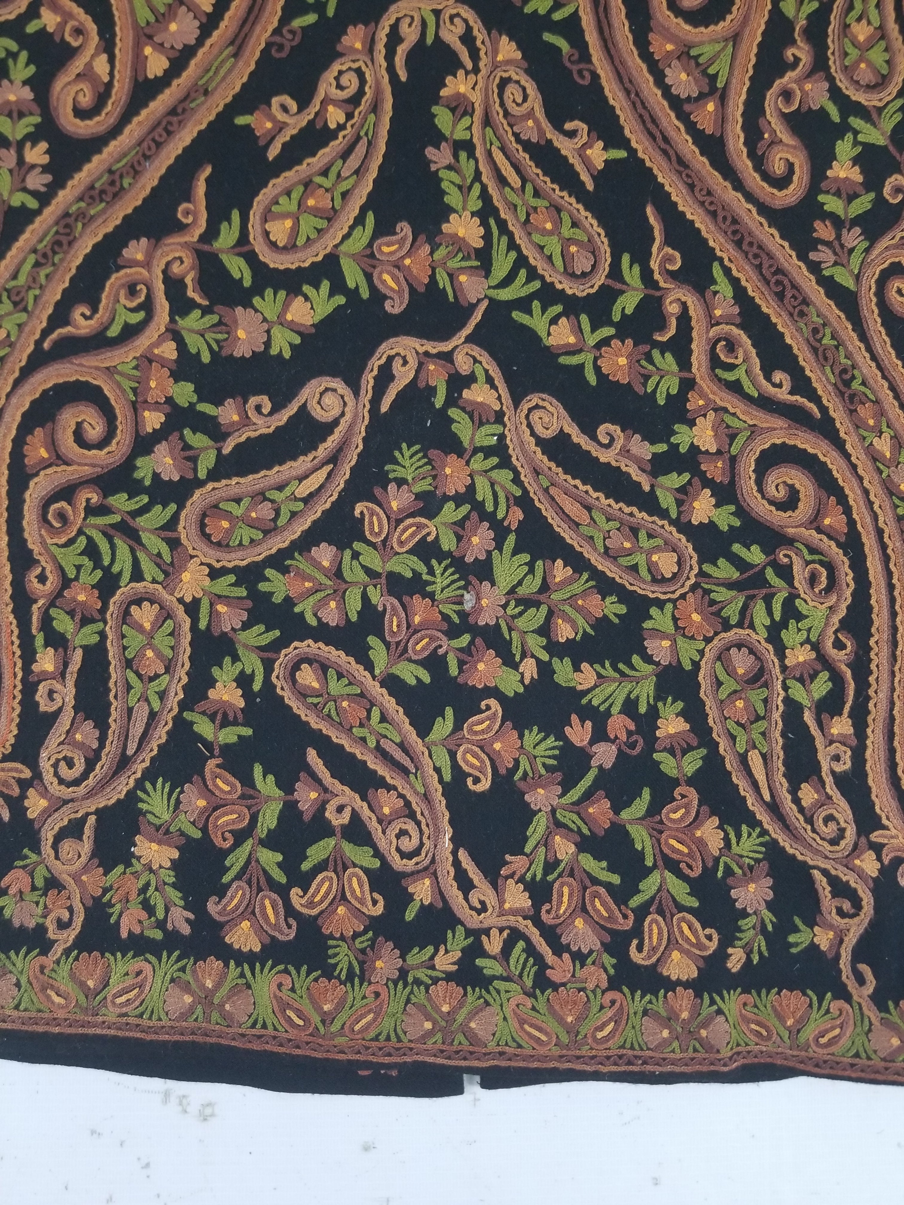 Vintage Traditional Kashmiri Crewel Embroidered Paisley Wool Jacket