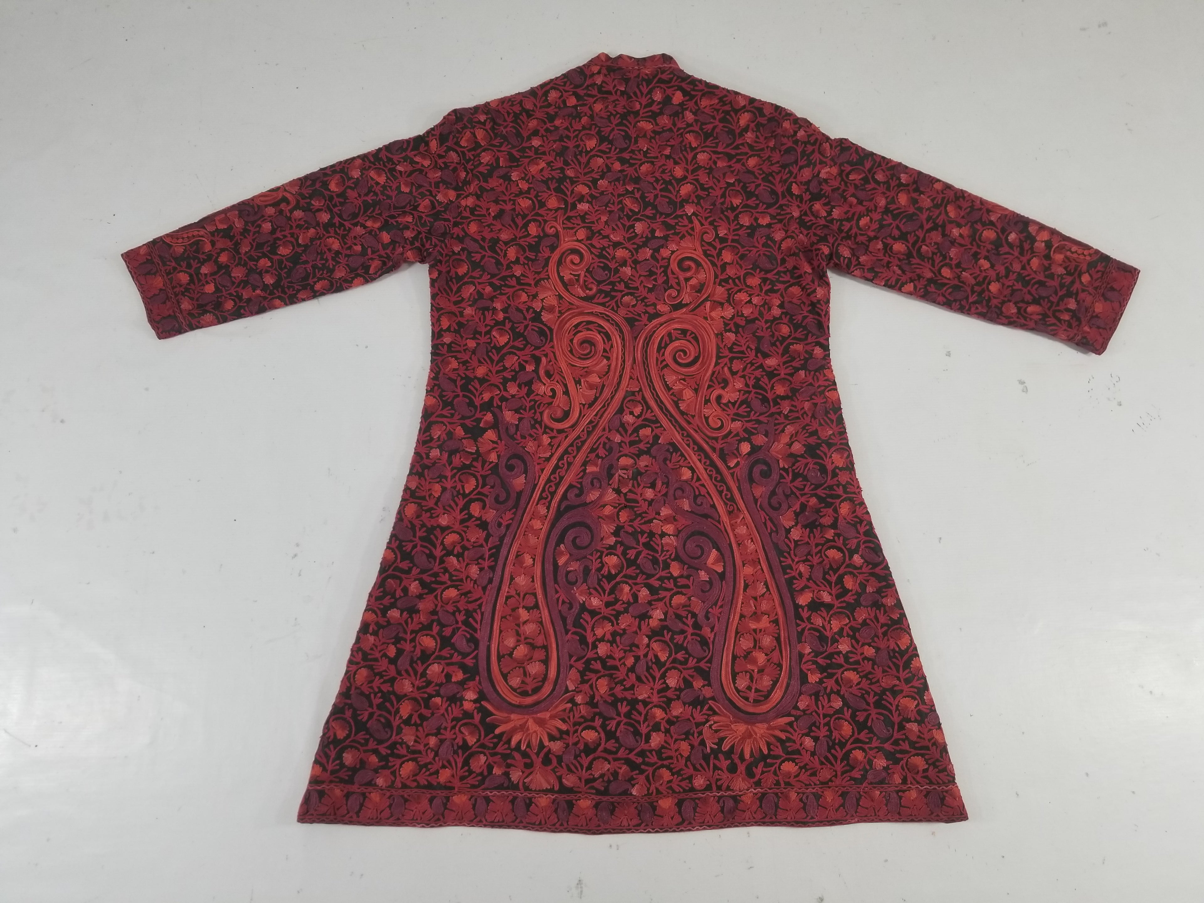 Vintage Traditional Kashmiri Crewel Embroidered Paisley Wool Coat