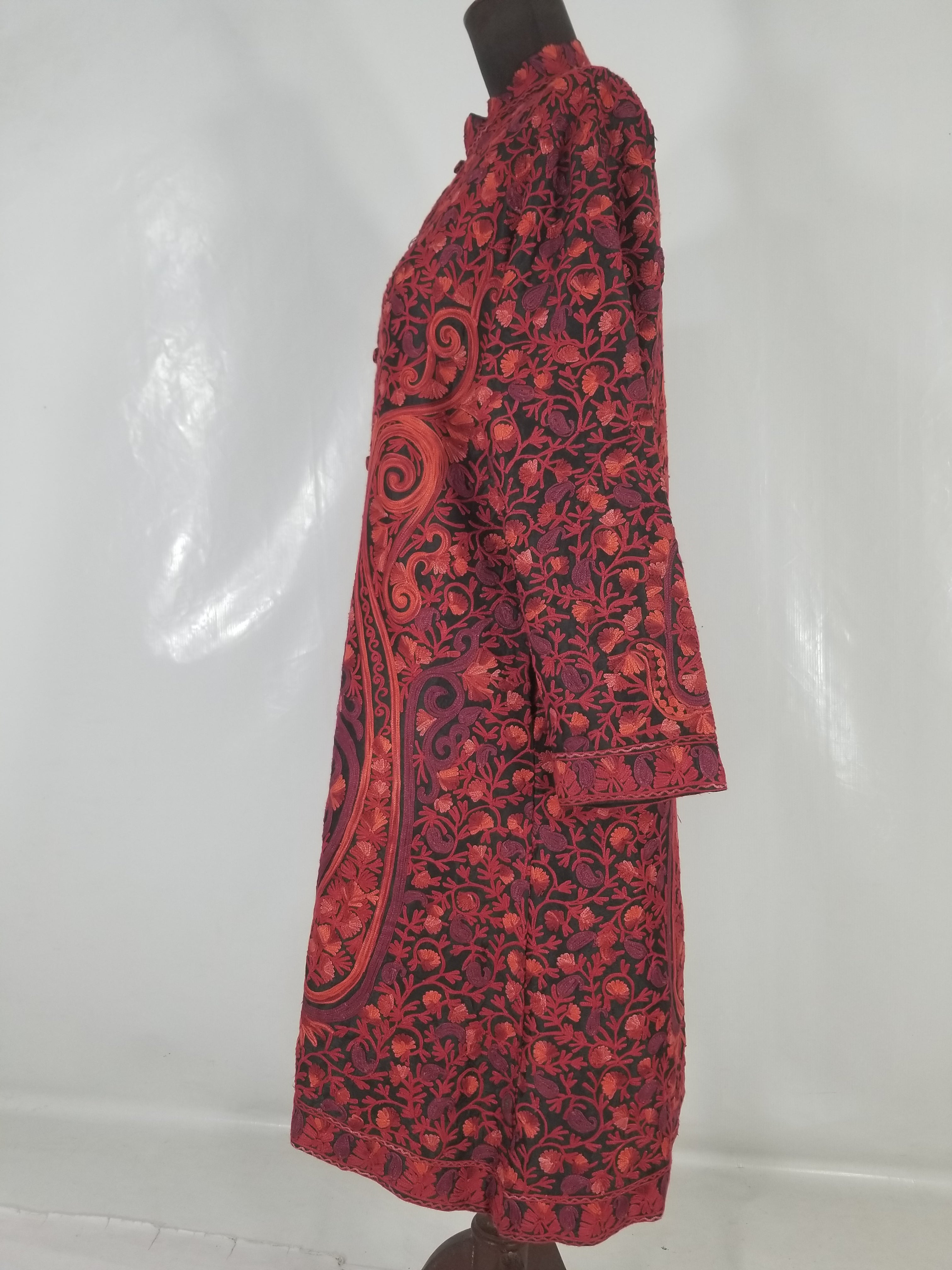Vintage Traditional Kashmiri Crewel Embroidered Paisley Wool Coat
