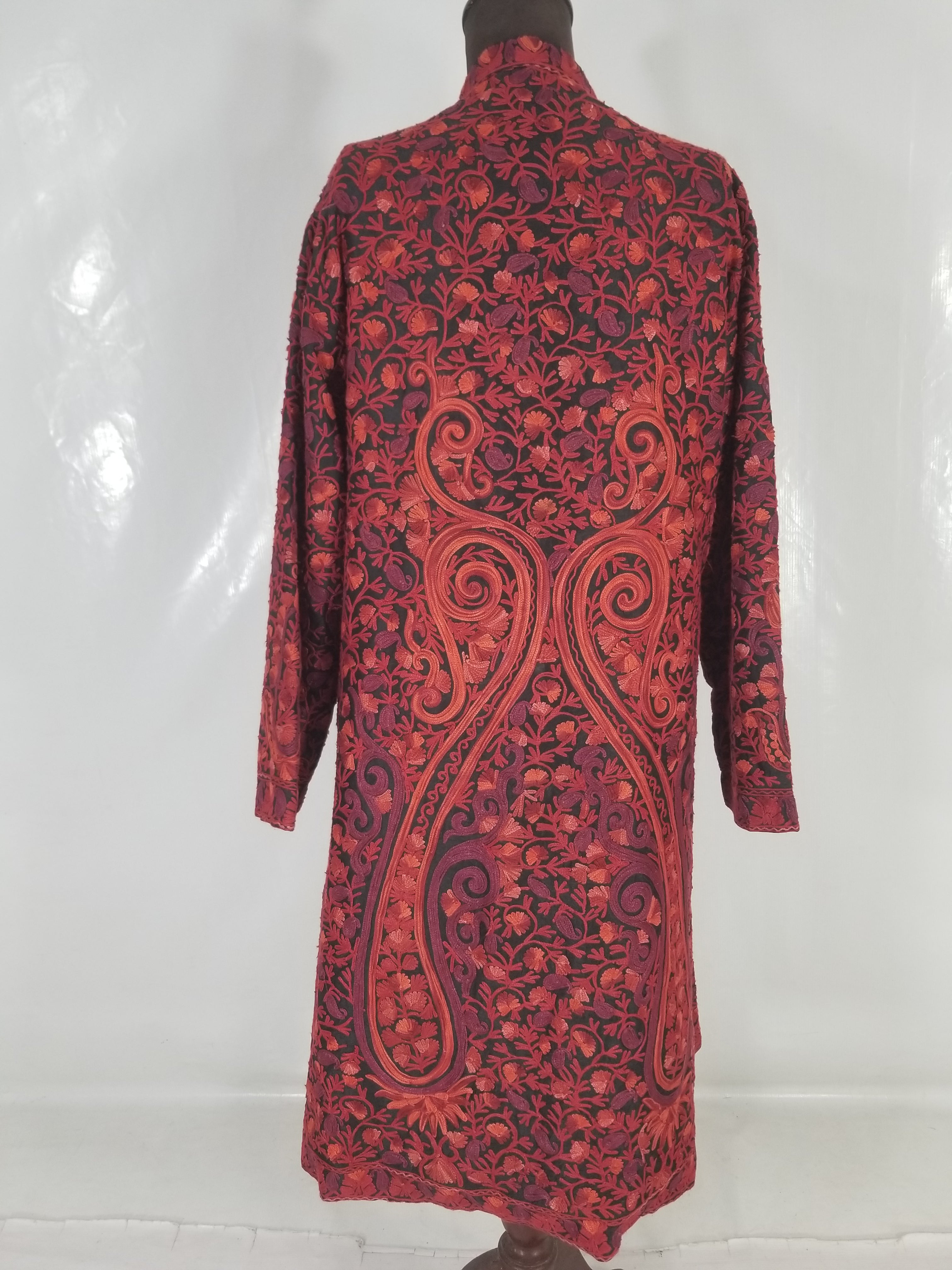 Vintage Traditional Kashmiri Crewel Embroidered Paisley Wool Coat