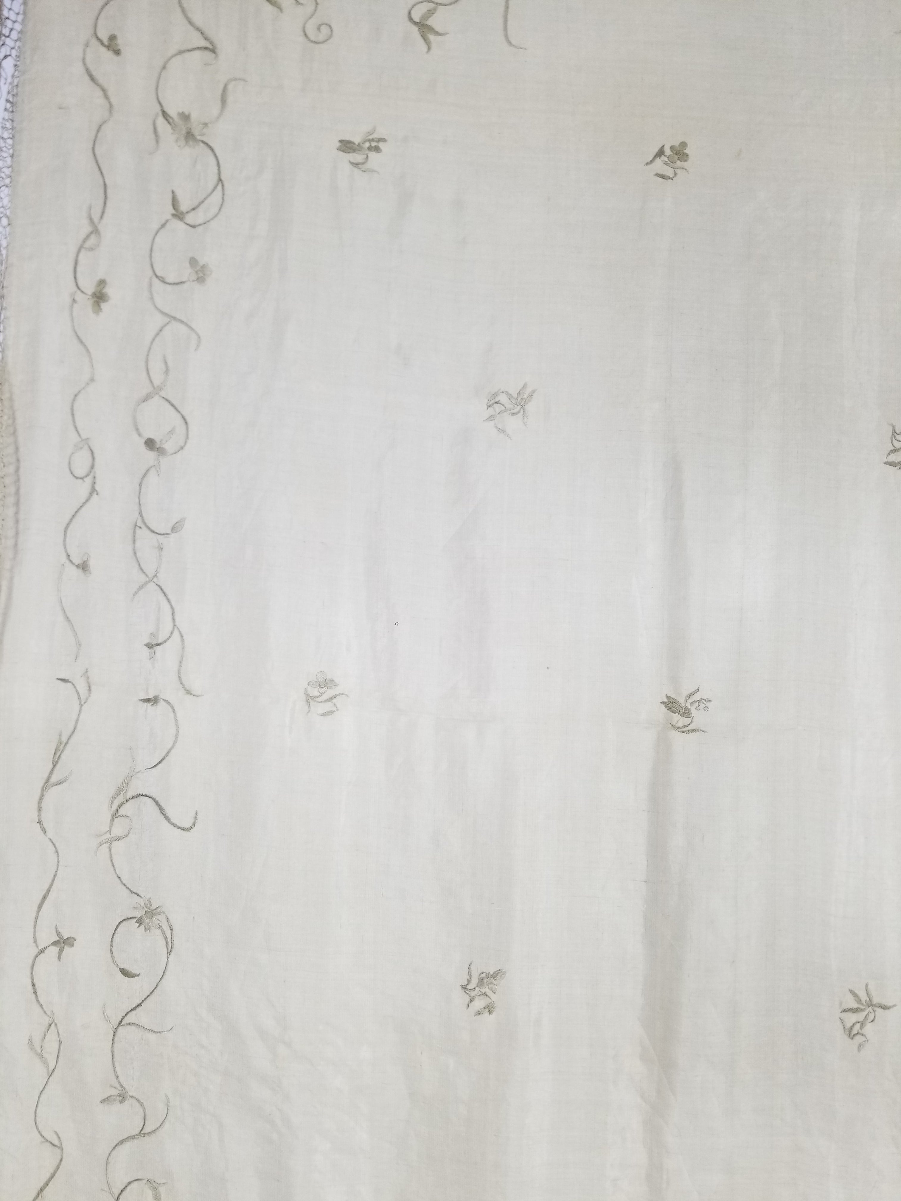 Antique Chinese Silk Hand Embroidered Floral Elizabeth Piano Shawl 168x162cm
