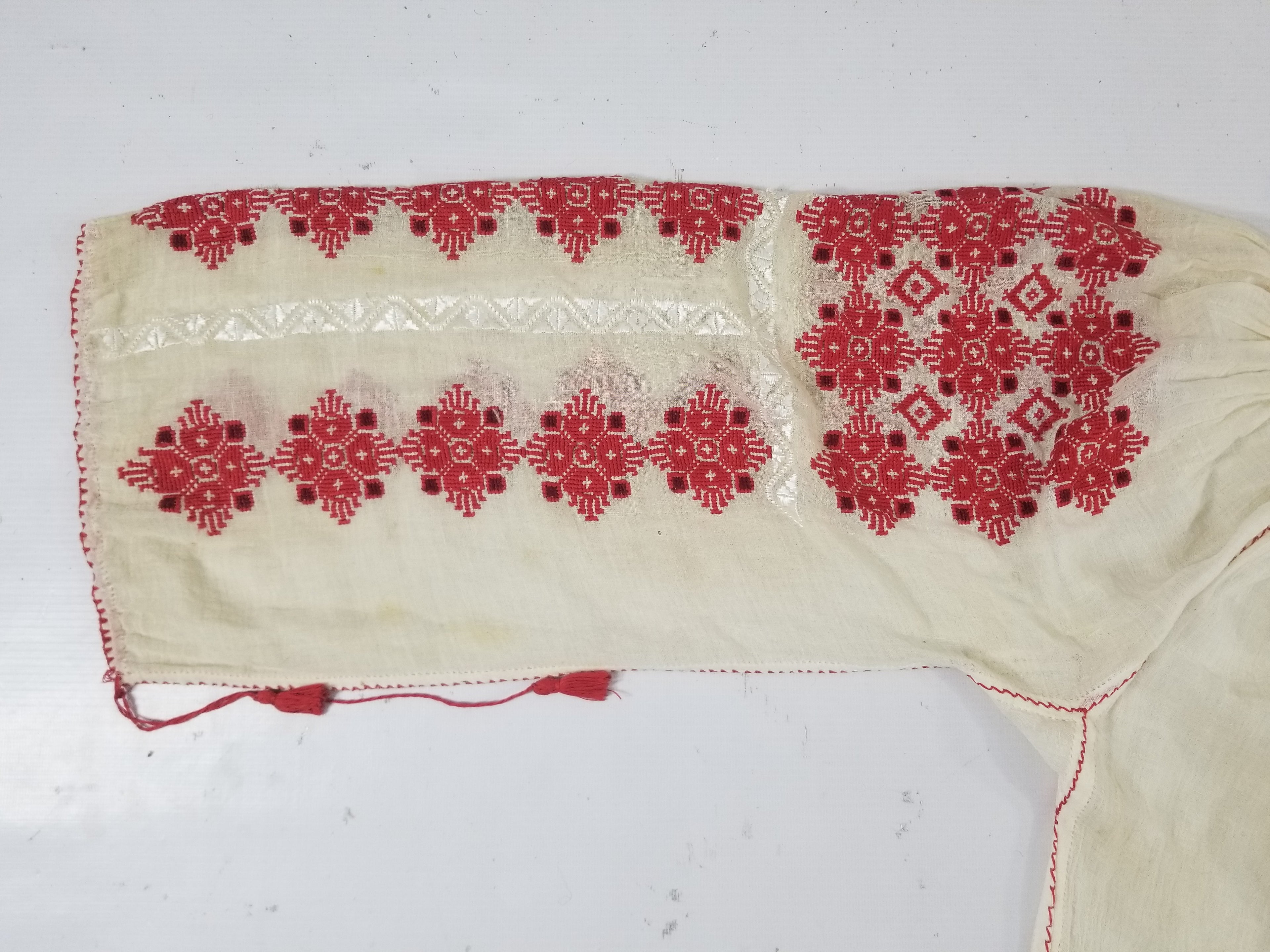 Vintage Romanian Vyshyvanka Embroidered Peasant Blouse