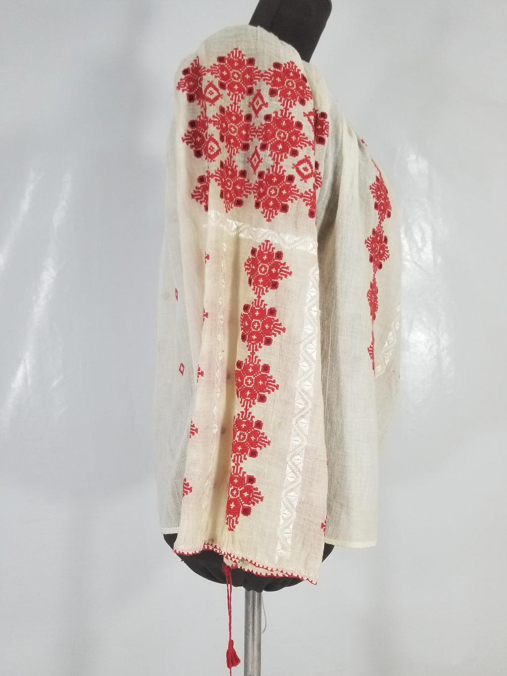 Vintage Romanian Vyshyvanka Embroidered Peasant Blouse