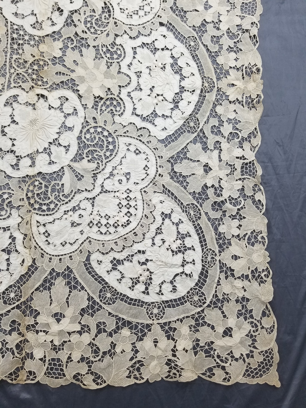 Vintage French Point de Venise Needlelace Tablecloth 262x217cm