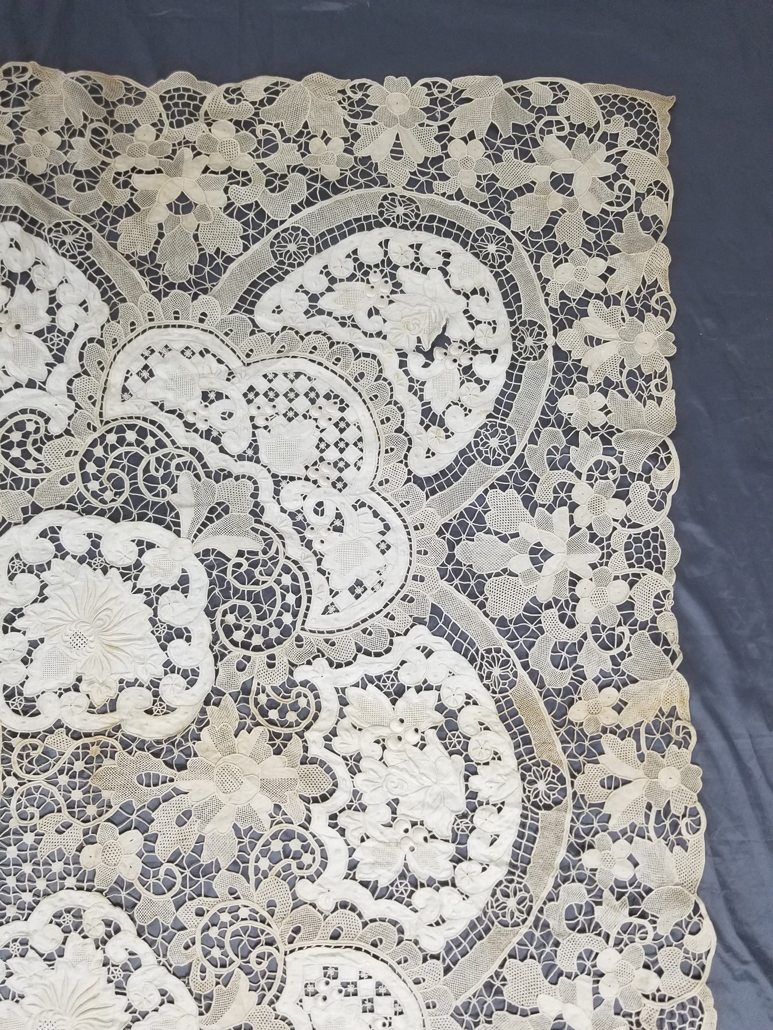 Vintage French Point de Venise Needlelace Tablecloth 262x217cm