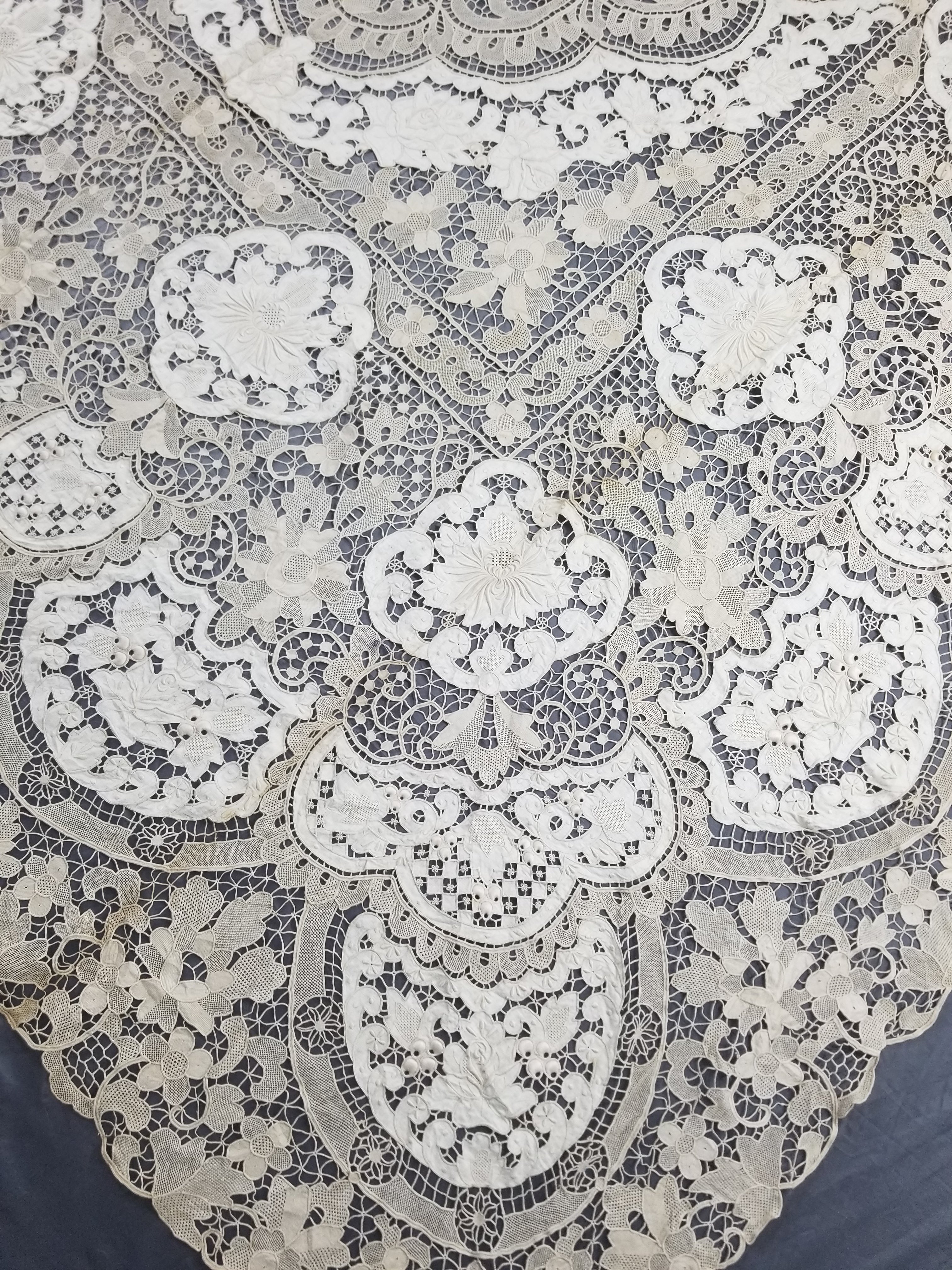 Vintage French Point de Venise Needlelace Tablecloth 262x217cm