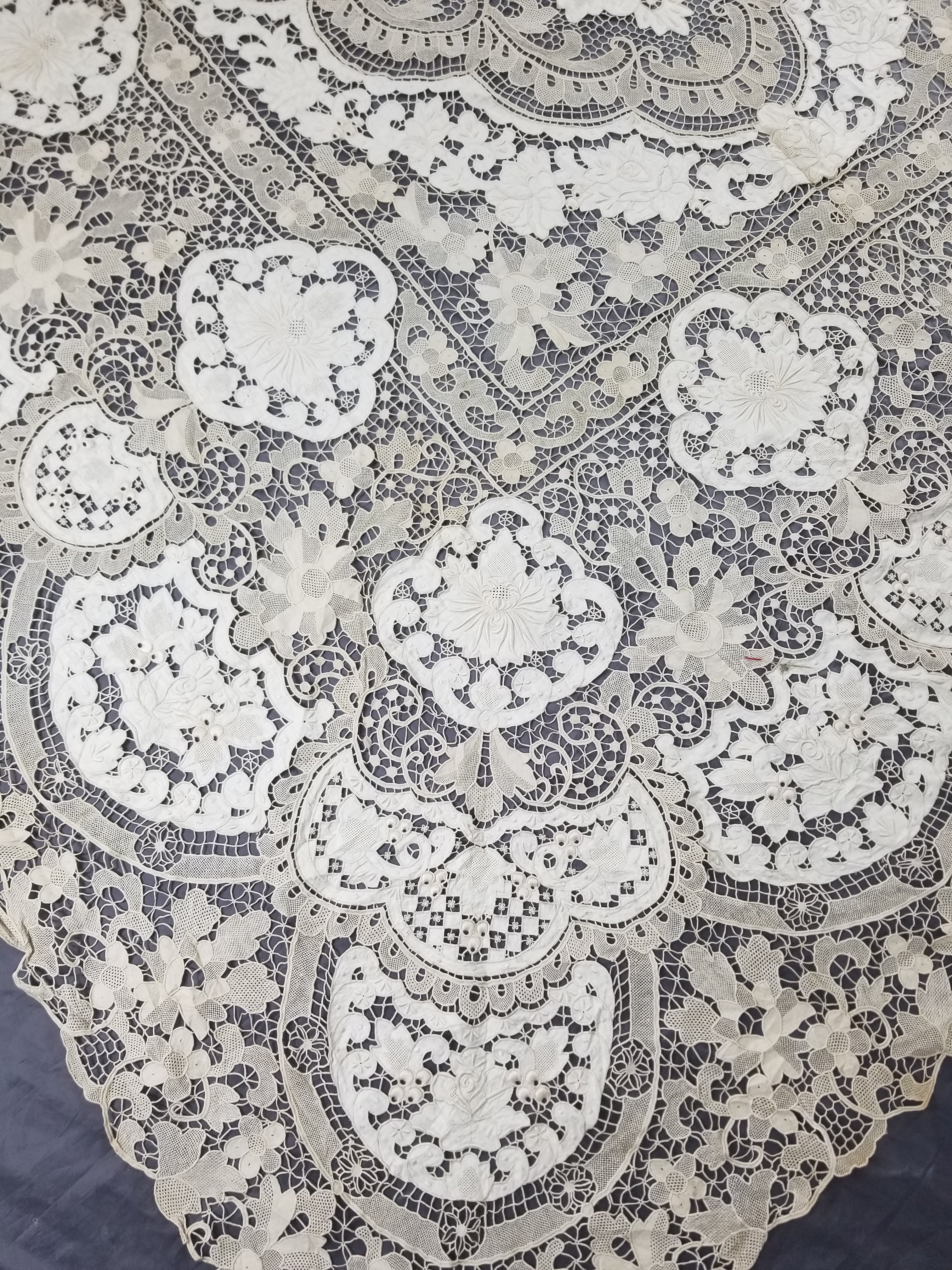 Vintage French Point de Venise Needlelace Tablecloth 262x217cm
