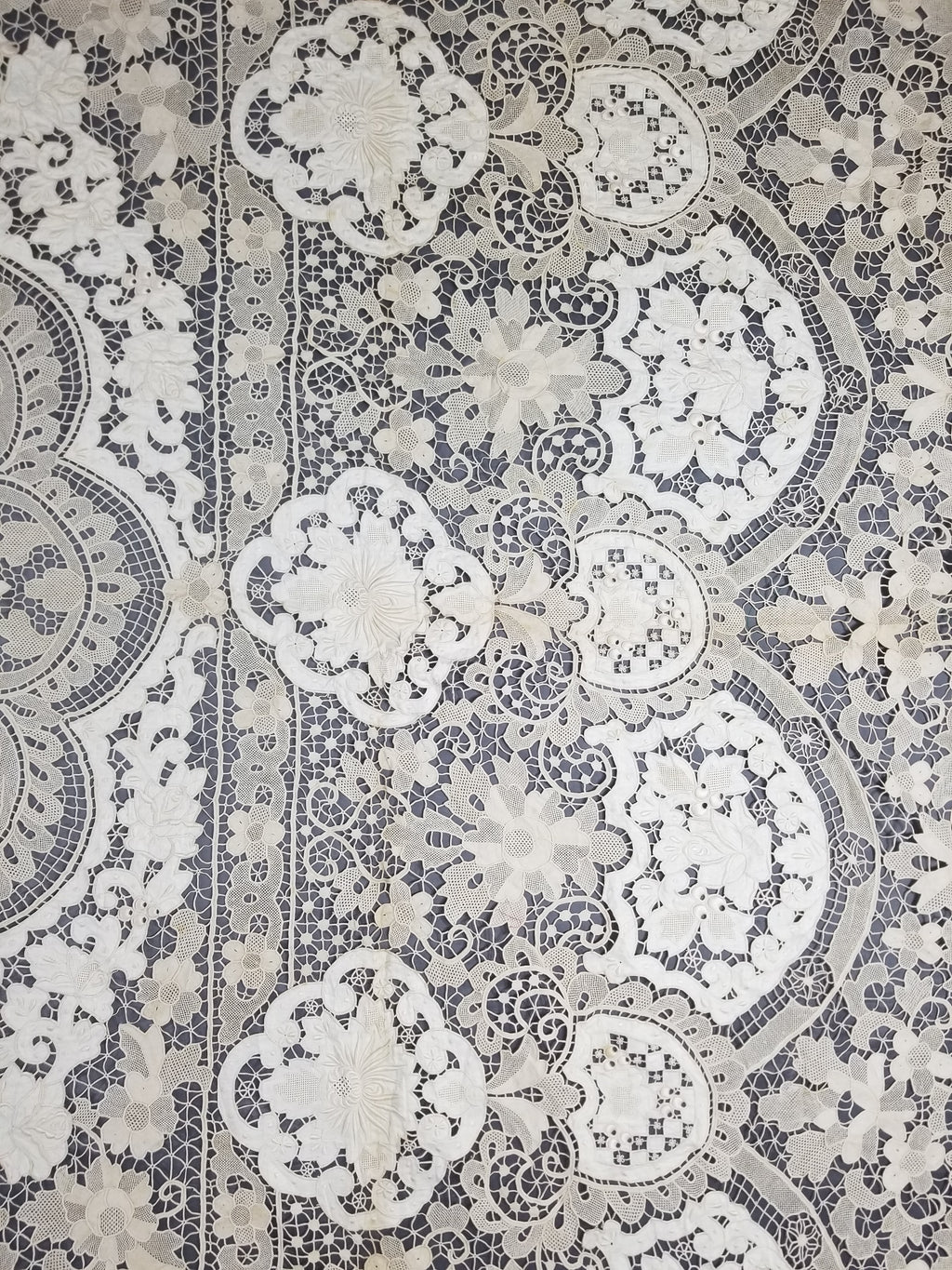 Vintage French Point de Venise Needlelace Tablecloth 262x217cm