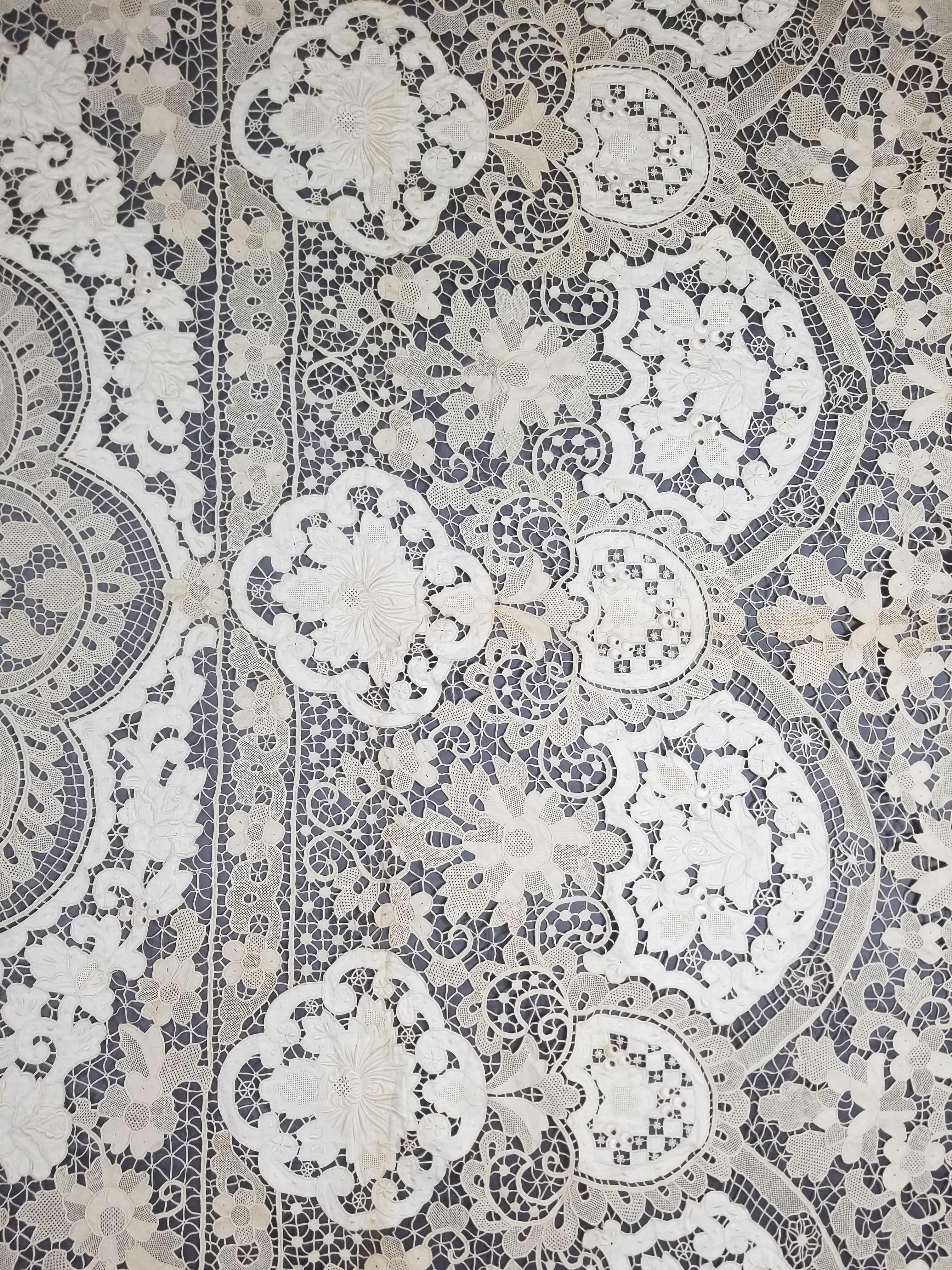 Vintage French Point de Venise Needlelace Tablecloth 262x217cm