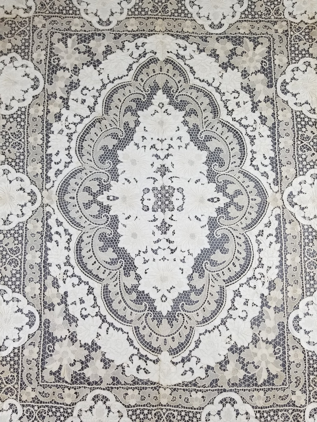Vintage French Point de Venise Needlelace Tablecloth 262x217cm