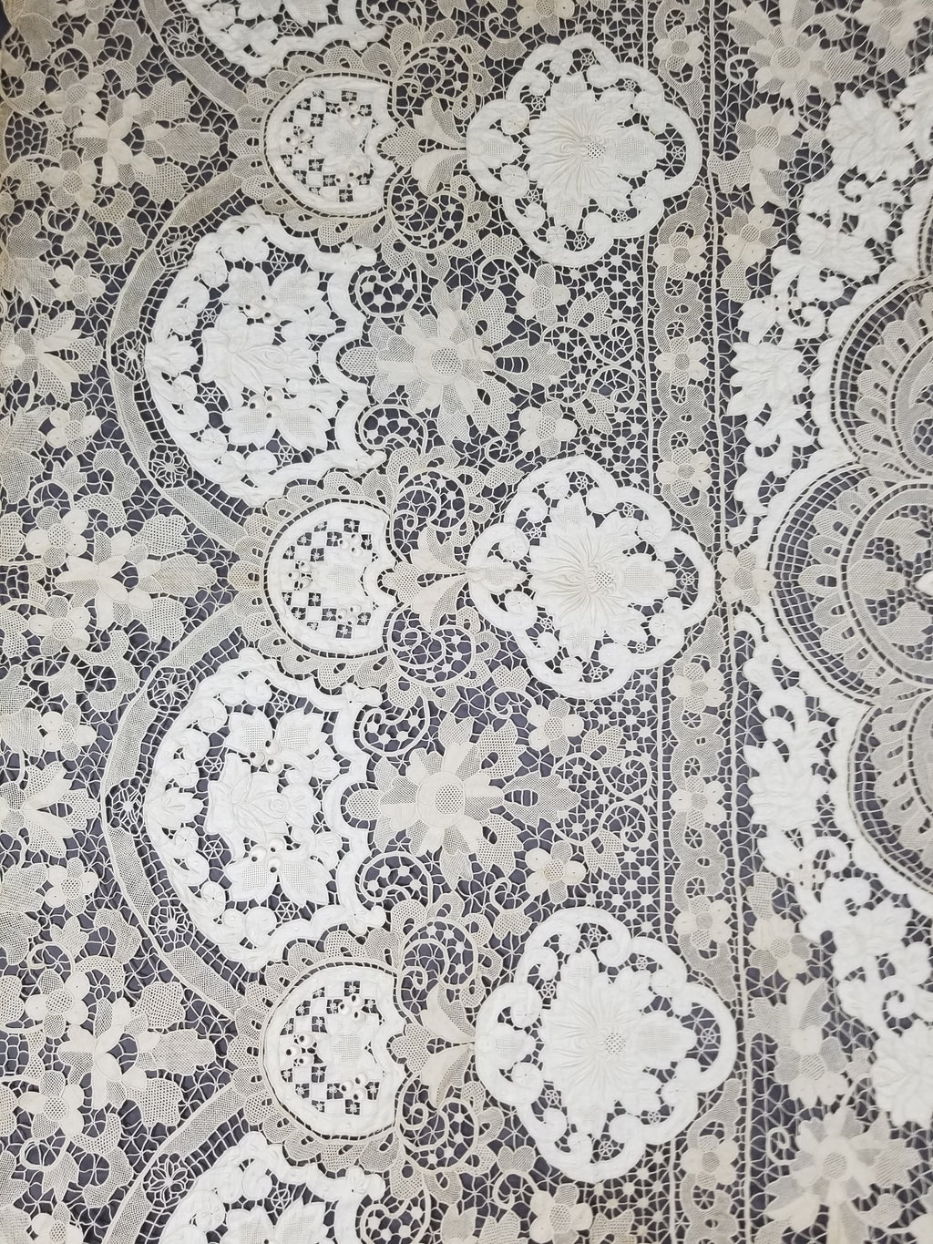 Vintage French Point de Venise Needlelace Tablecloth 262x217cm