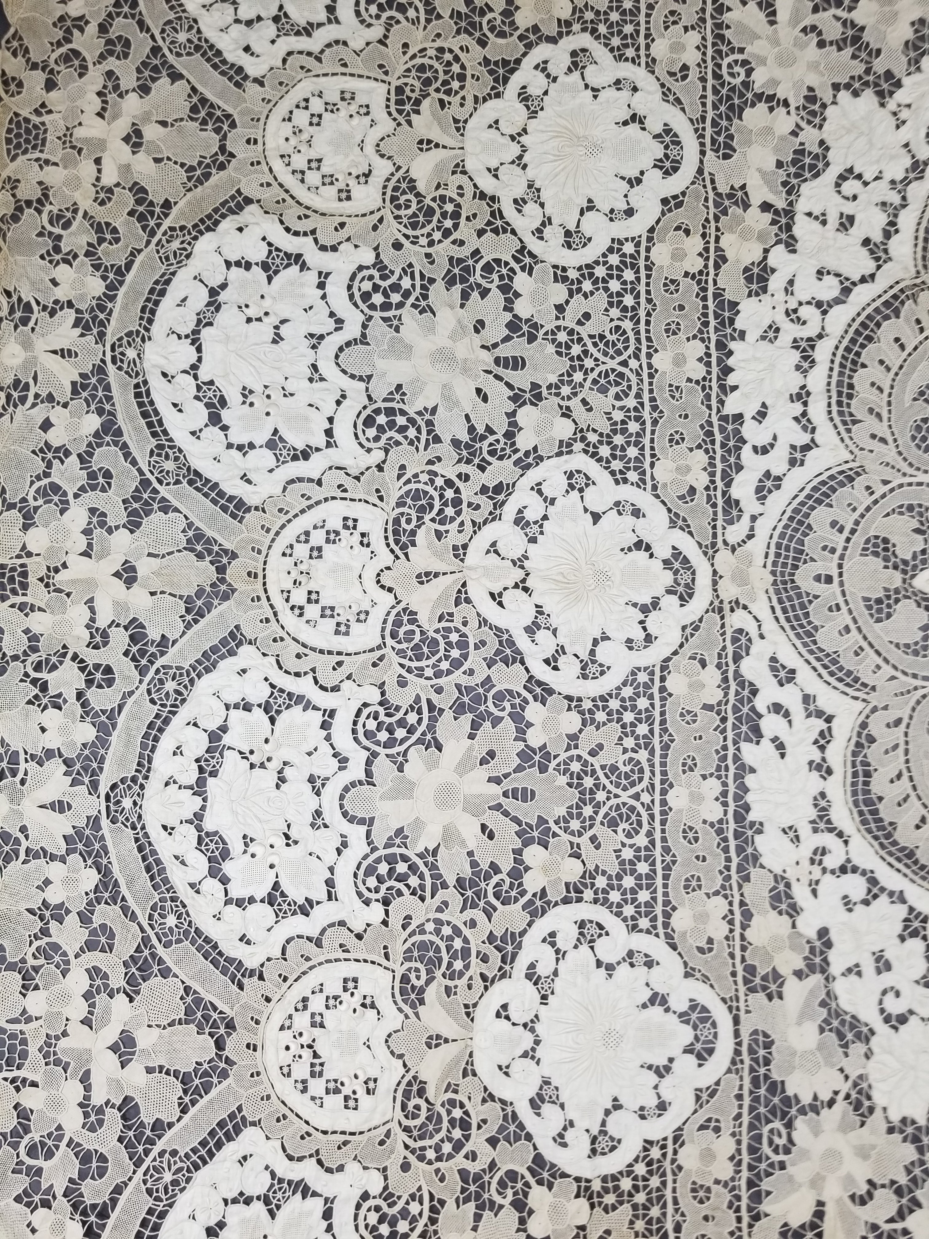 Vintage French Point de Venise Needlelace Tablecloth 262x217cm