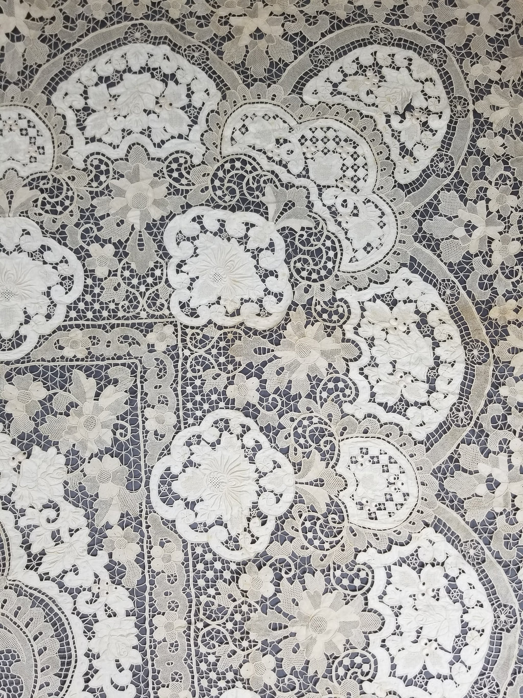 Vintage French Point de Venise Needlelace Tablecloth 262x217cm