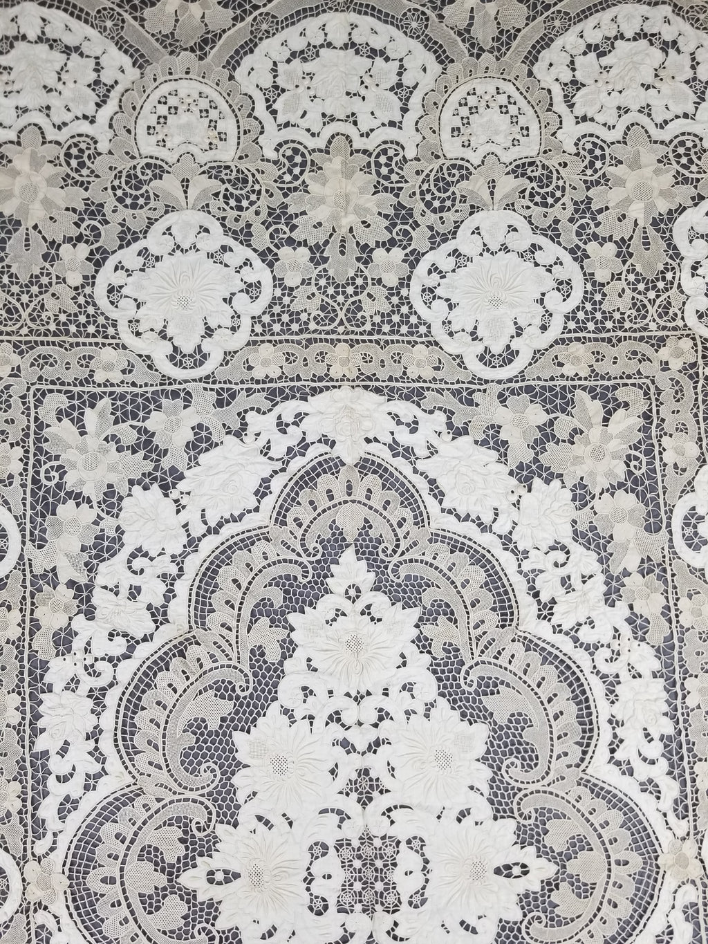 Vintage French Point de Venise Needlelace Tablecloth 262x217cm