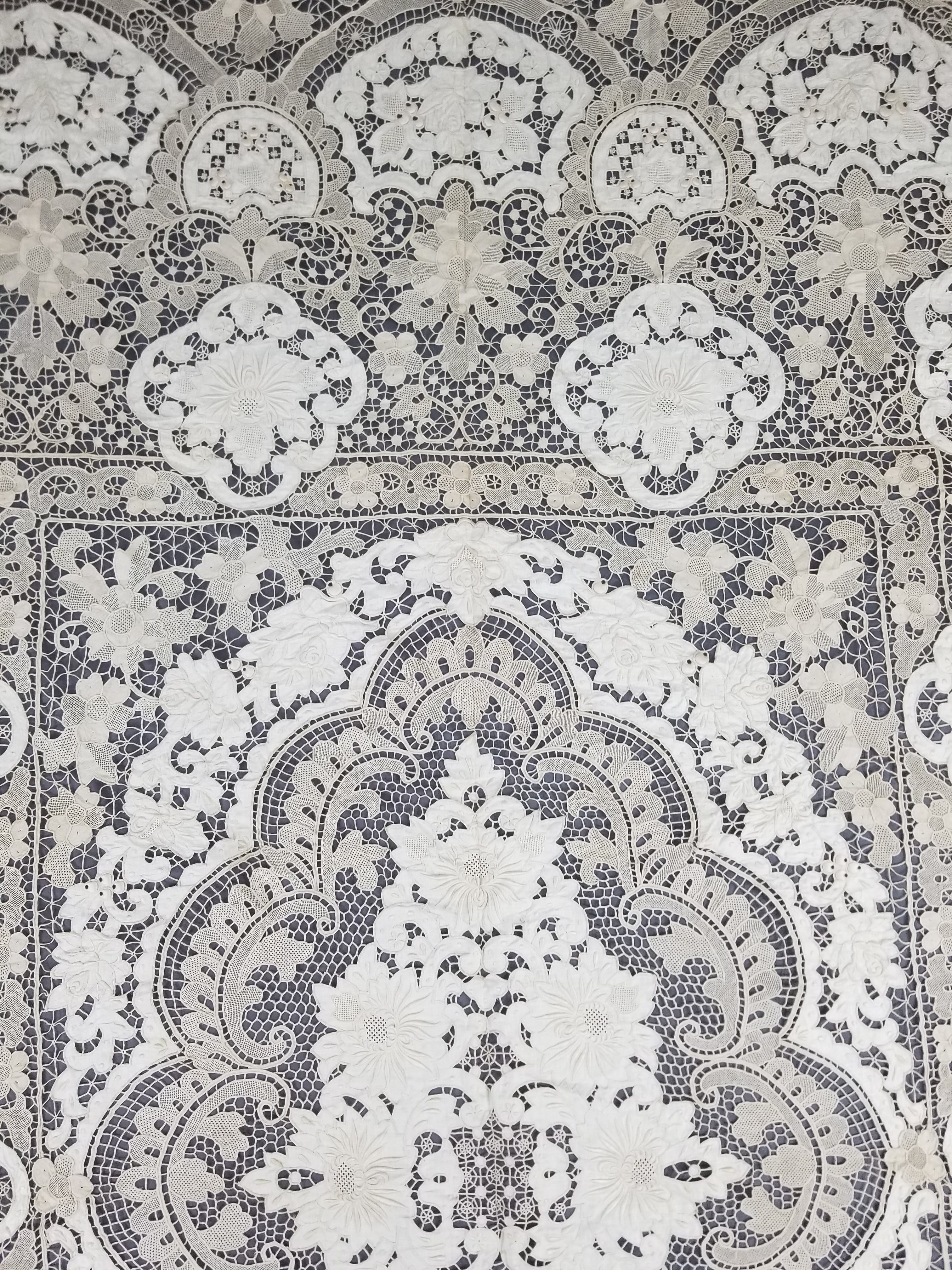 Vintage French Point de Venise Needlelace Tablecloth 262x217cm