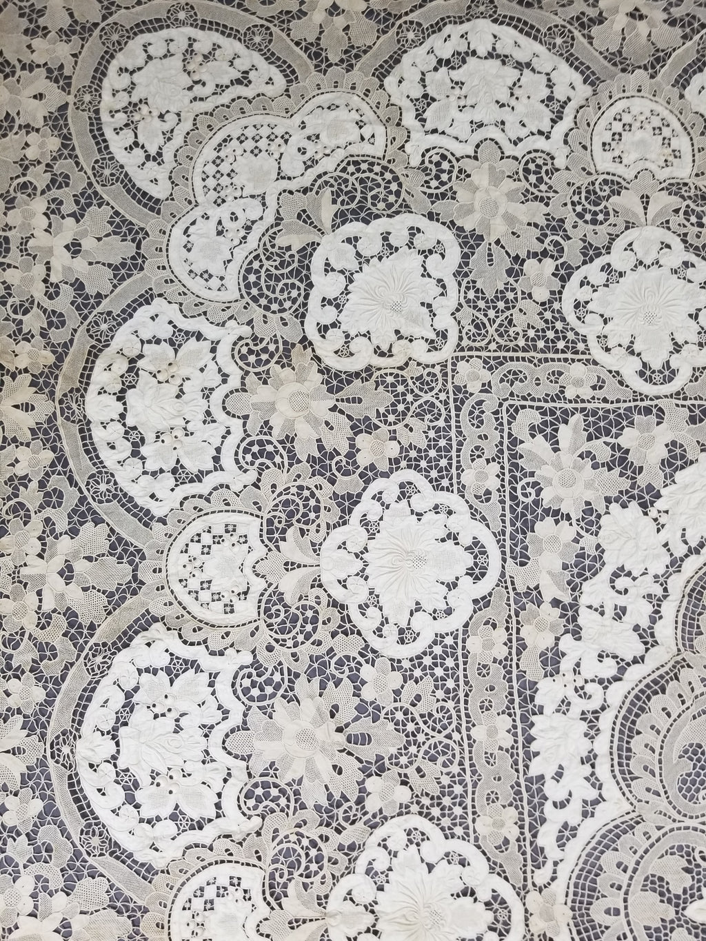 Vintage French Point de Venise Needlelace Tablecloth 262x217cm