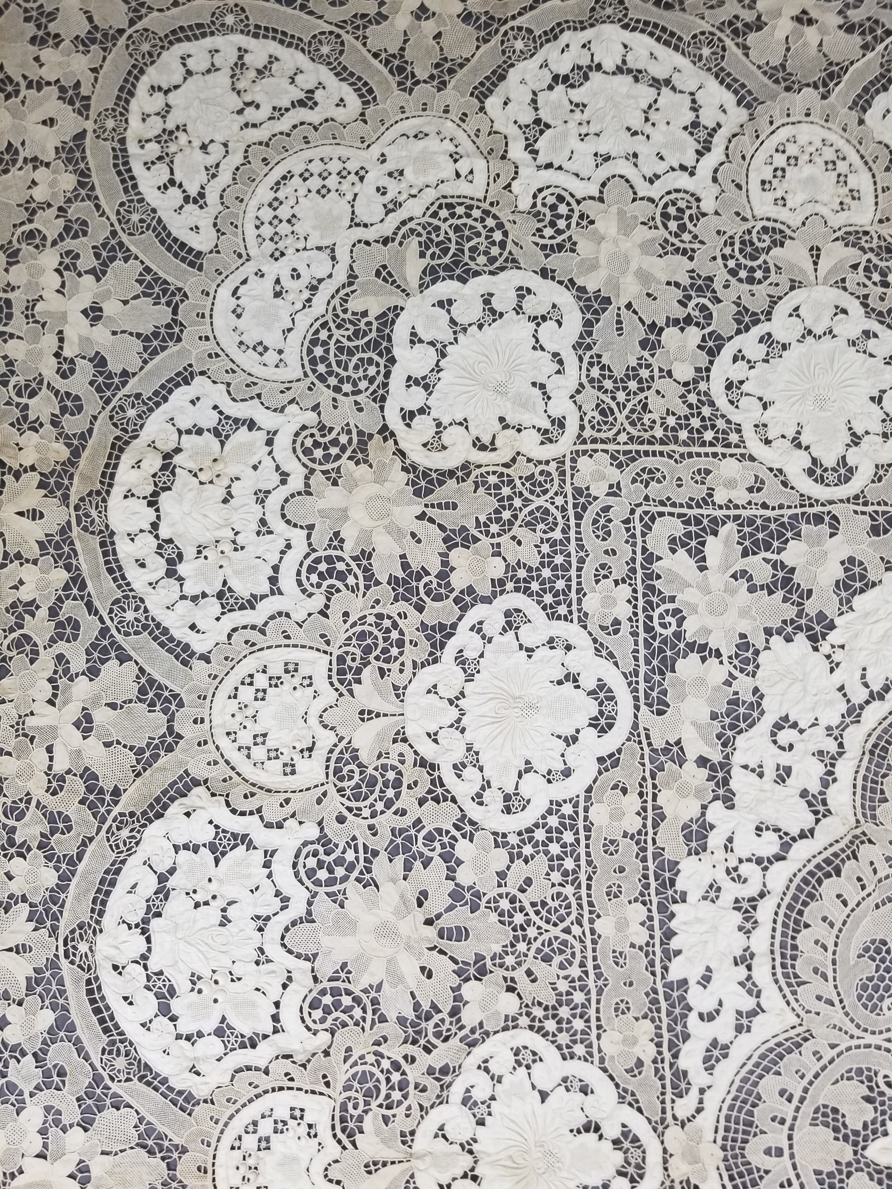 Vintage French Point de Venise Needlelace Tablecloth 262x217cm