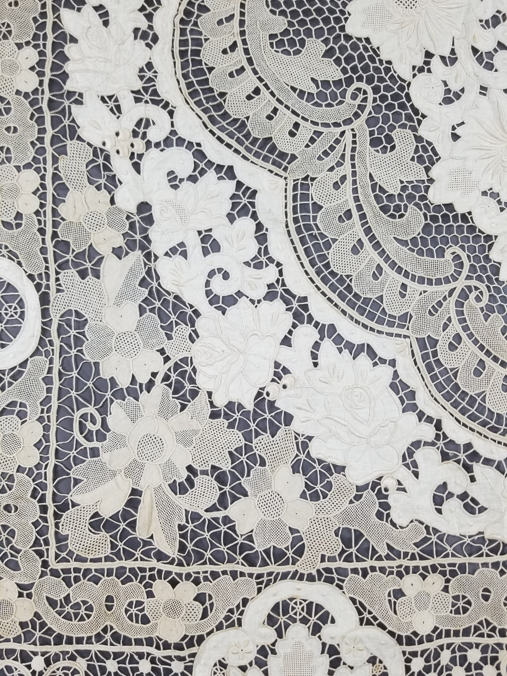 Vintage French Point de Venise Needlelace Tablecloth 262x217cm