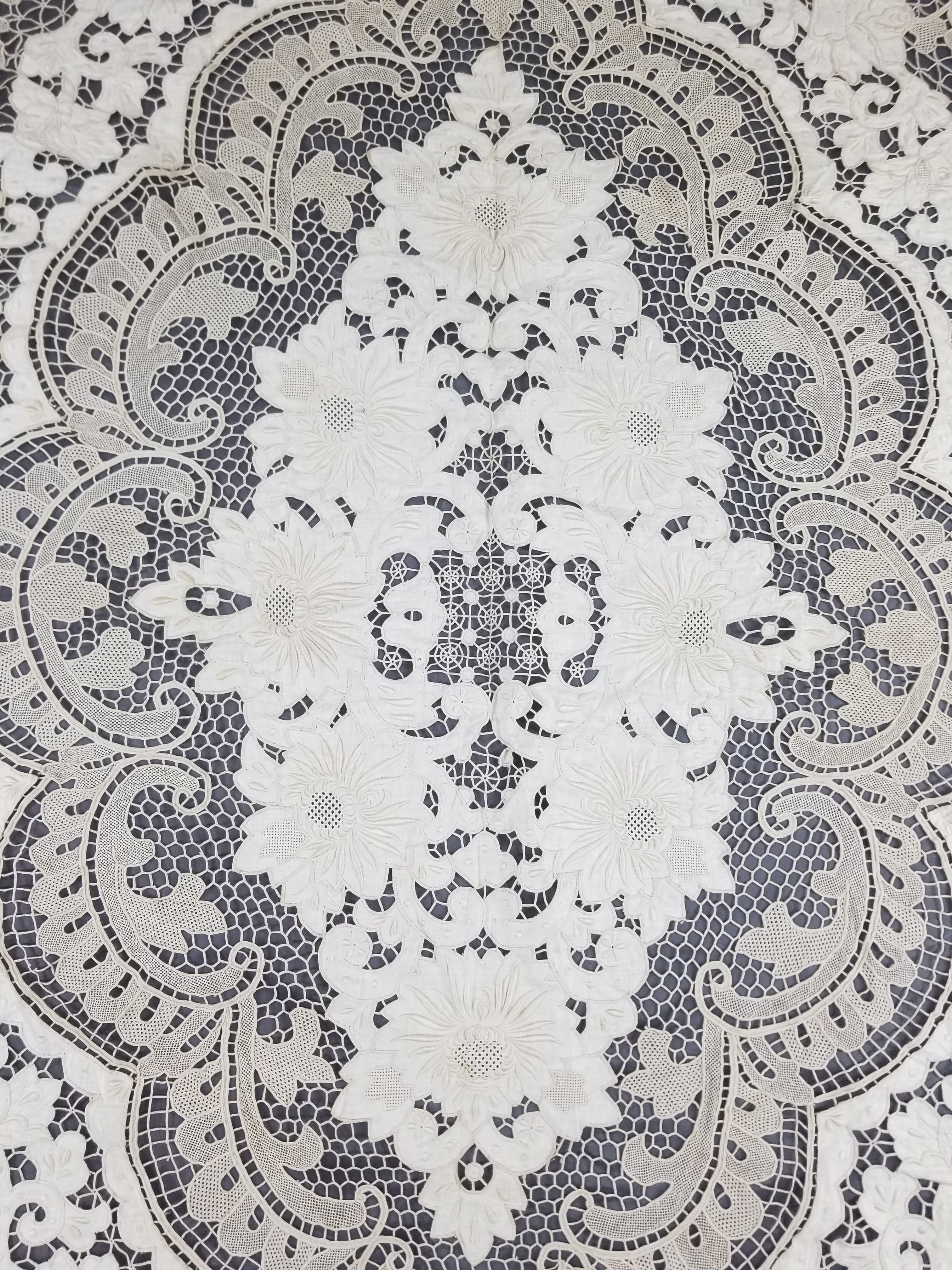 Vintage French Point de Venise Needlelace Tablecloth 262x217cm