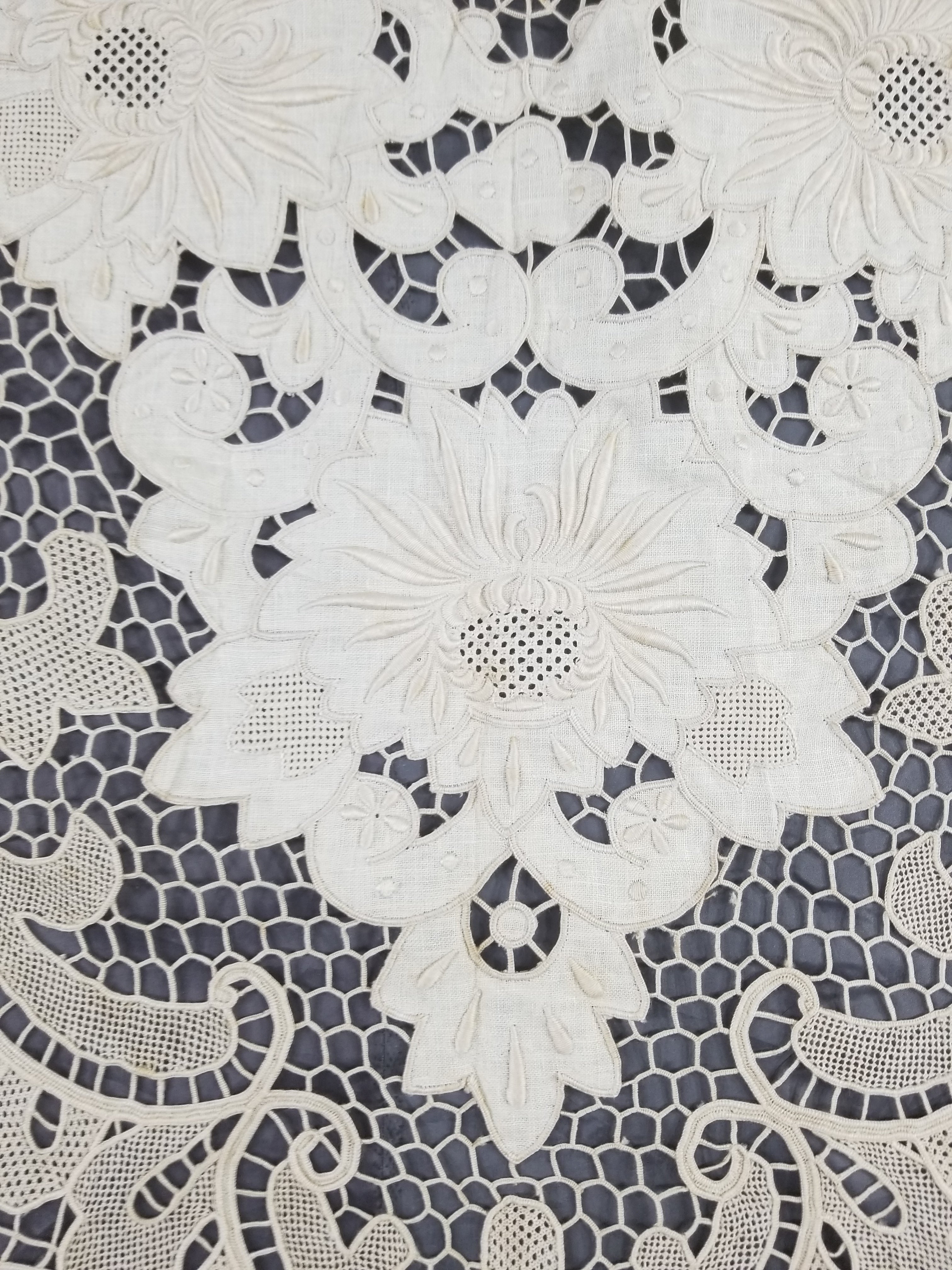 Vintage French Point de Venise Needlelace Tablecloth 262x217cm