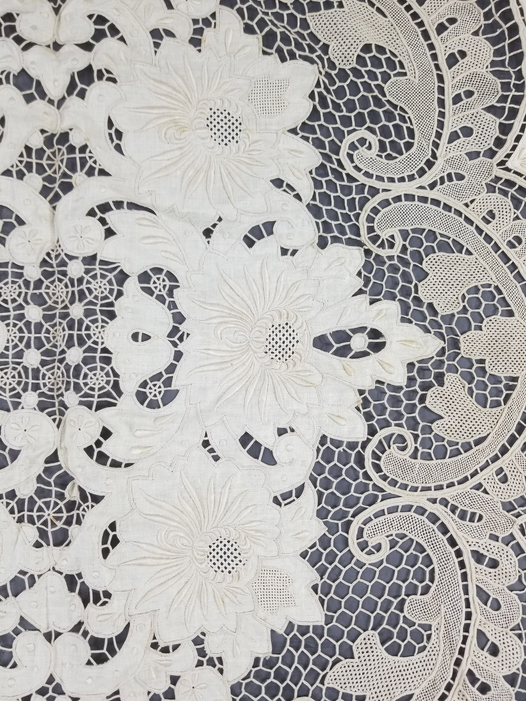 Vintage French Point de Venise Needlelace Tablecloth 262x217cm